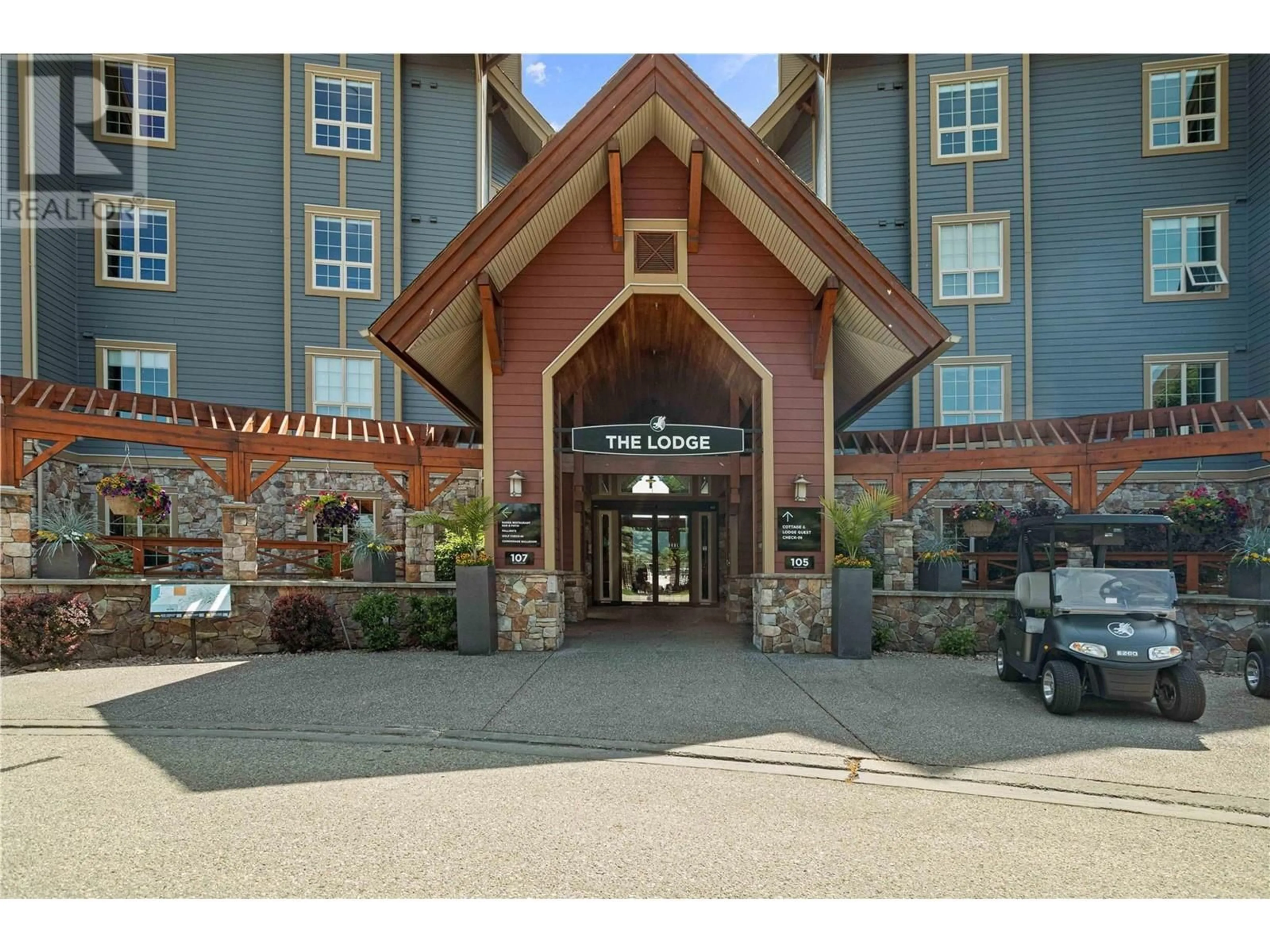 Indoor foyer for 323 - 105 VILLAGE CENTRE COURT, Vernon British Columbia V1H1T2