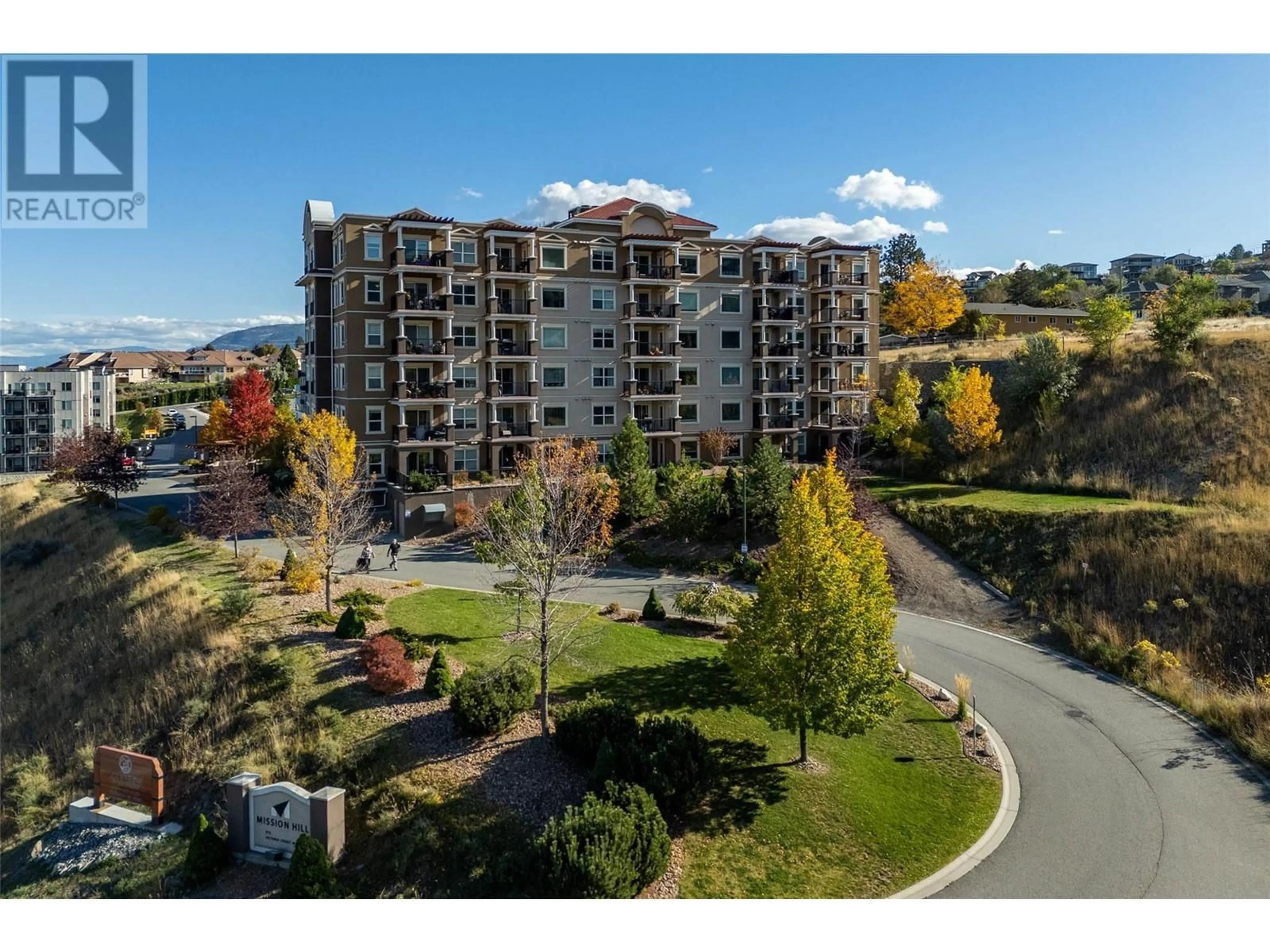 A pic from outside/outdoor area/front of a property/back of a property/a pic from drone, mountain view for 307 - 975 VICTORIA  W STREET, Kamloops British Columbia V2C0C2