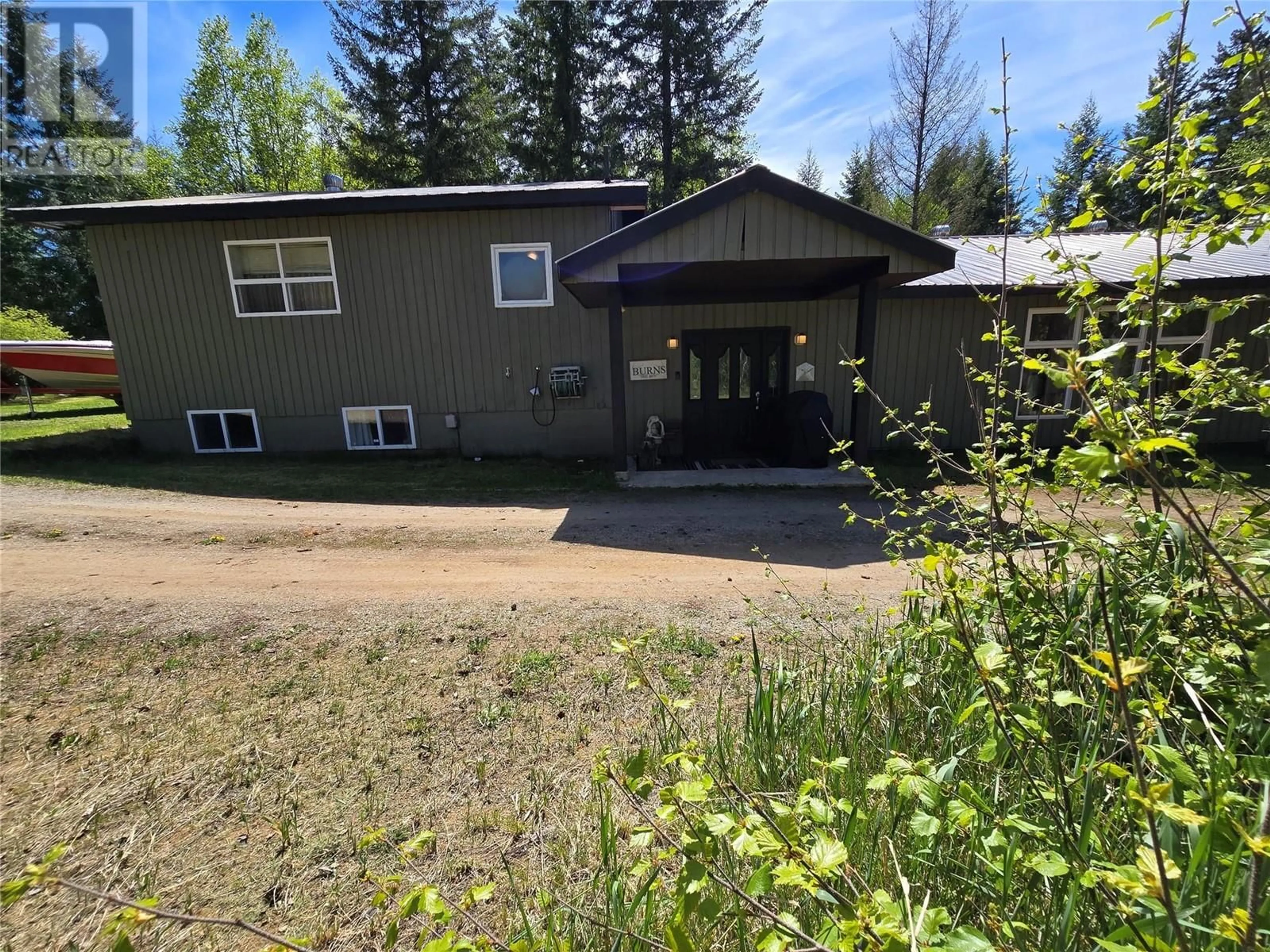 A pic from outside/outdoor area/front of a property/back of a property/a pic from drone, unknown for 643 KENNEDY ROAD, Clearwater British Columbia V0E1N1