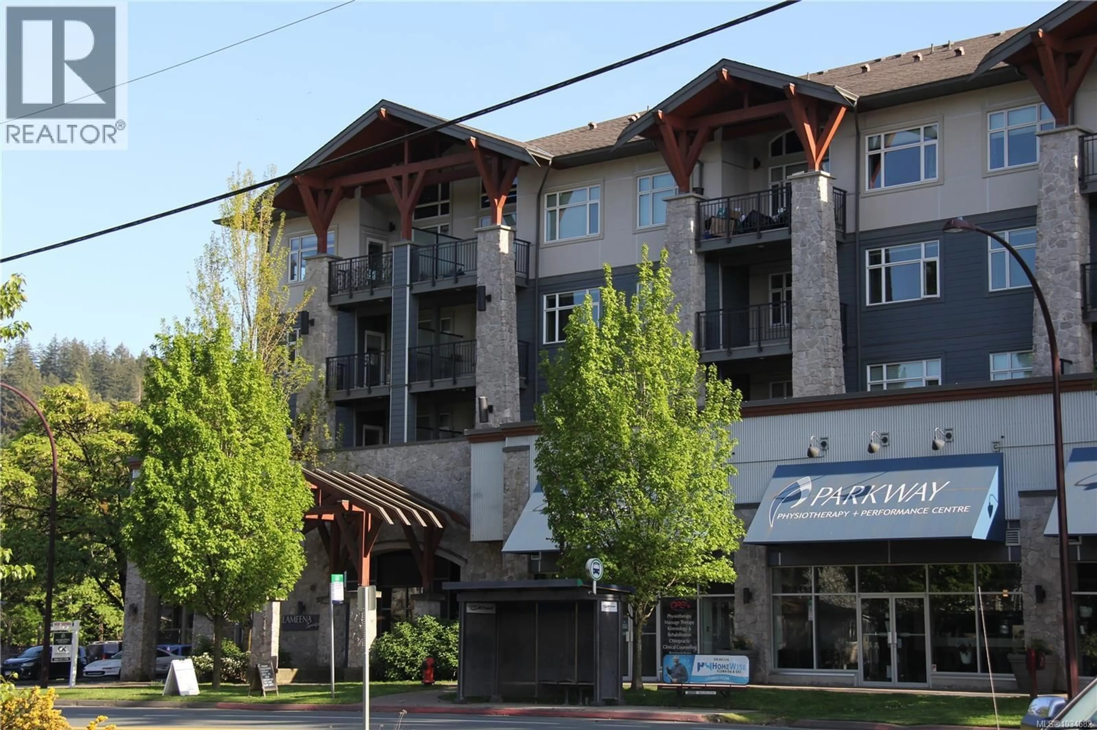 Patio, building for 312 - 2655 SOOKE ROAD, Langford British Columbia V9B1Y3