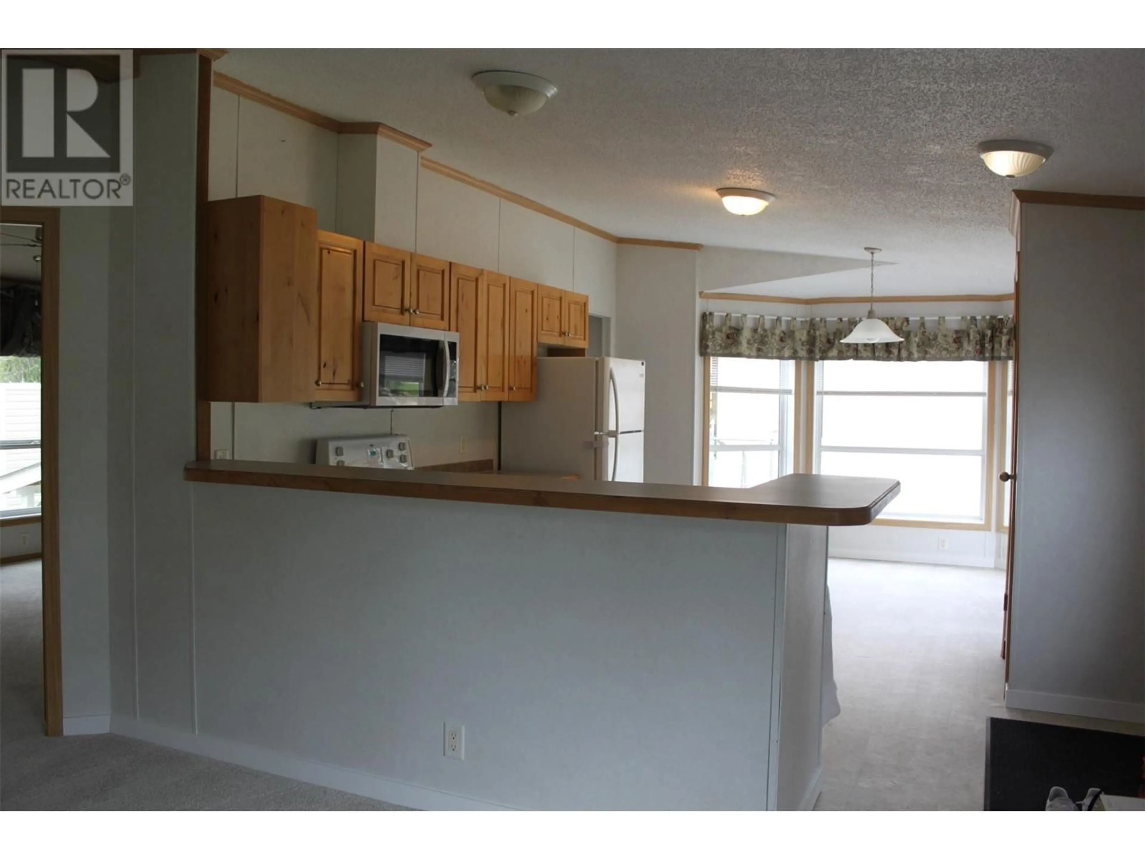 Standard kitchen, unknown for 138 COTSWOLD ROAD, Nakusp British Columbia V0G1R0