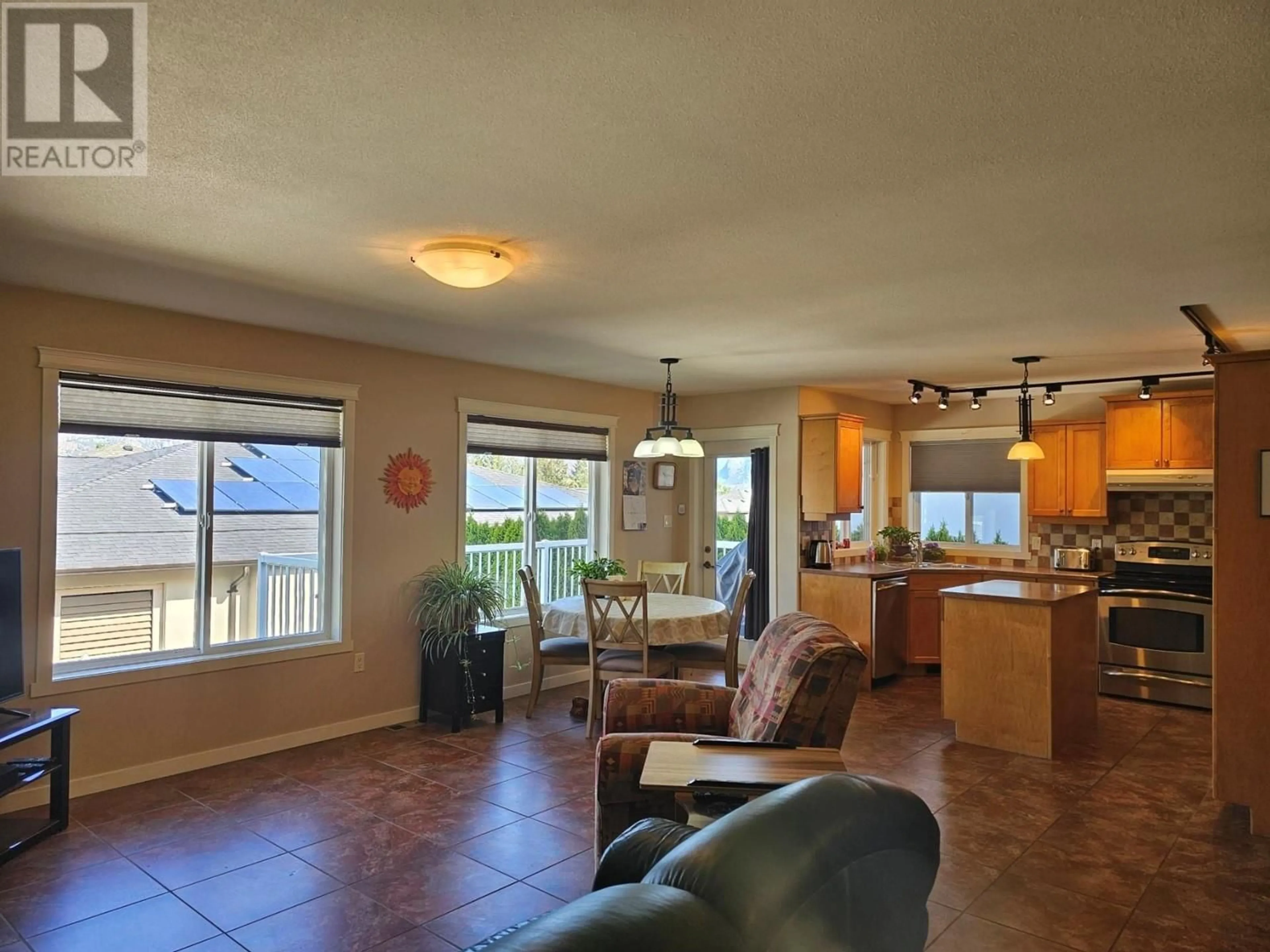Open concept kitchen, ceramic/tile floor for 6948 MOUNTAINVIEW DRIVE, Oliver British Columbia V0H1T4