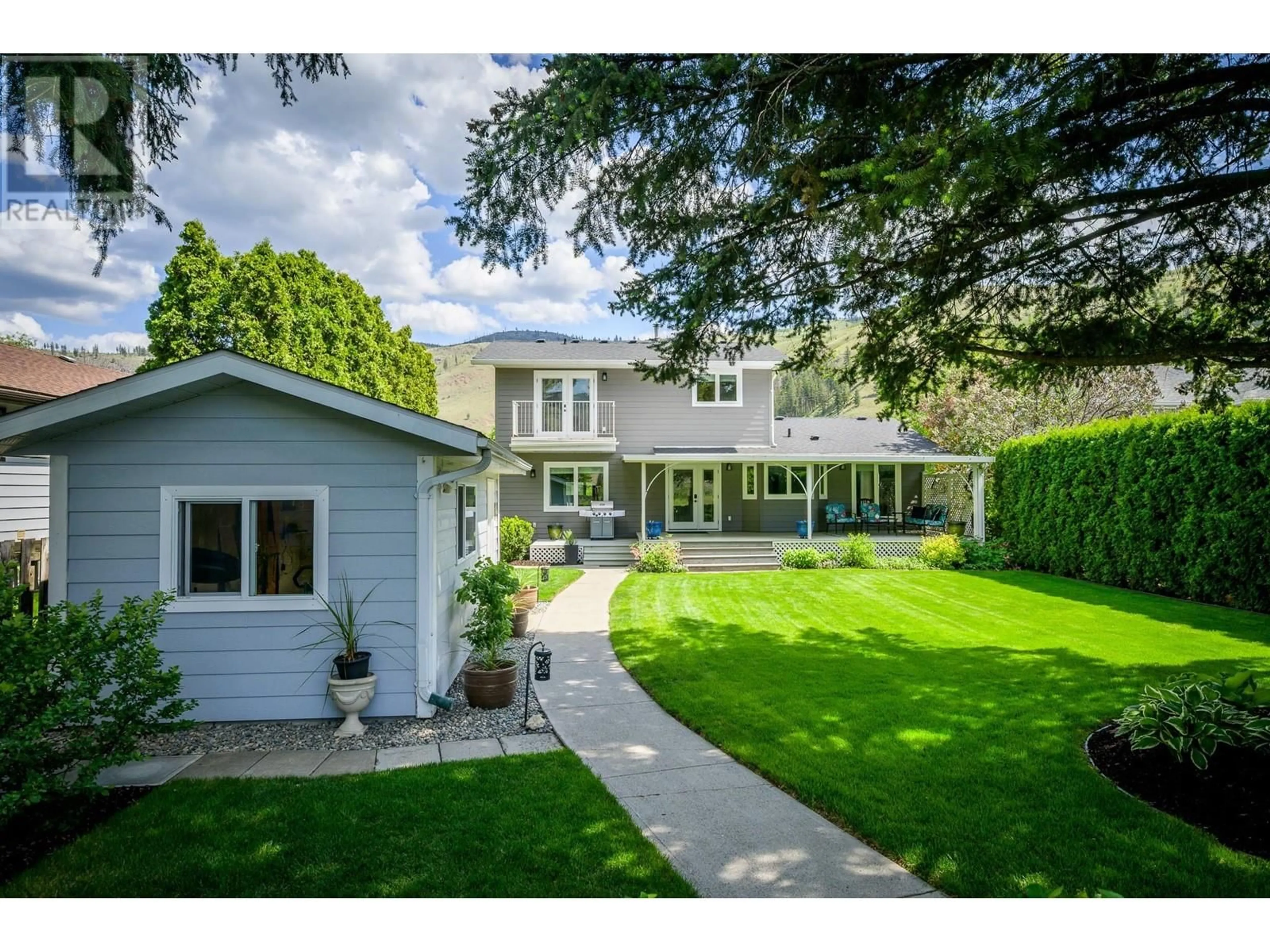 Home with vinyl exterior material, street for 4079 DAVIE ROAD, Kamloops British Columbia V2H1K8