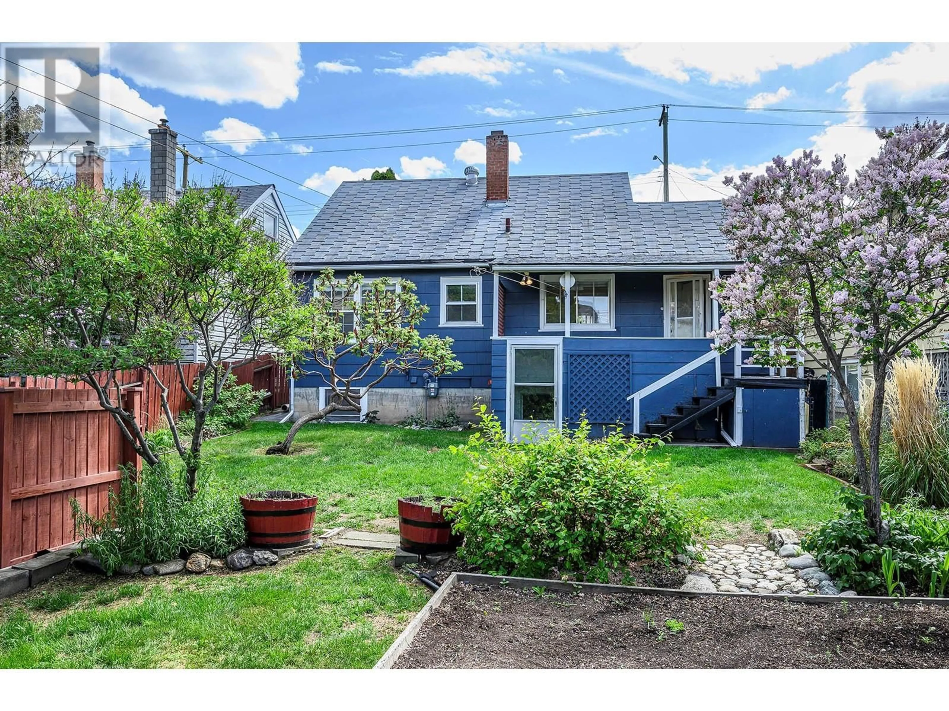 A pic from outside/outdoor area/front of a property/back of a property/a pic from drone, street for 1018 DOMINION STREET, Kamloops British Columbia V2C2Y4