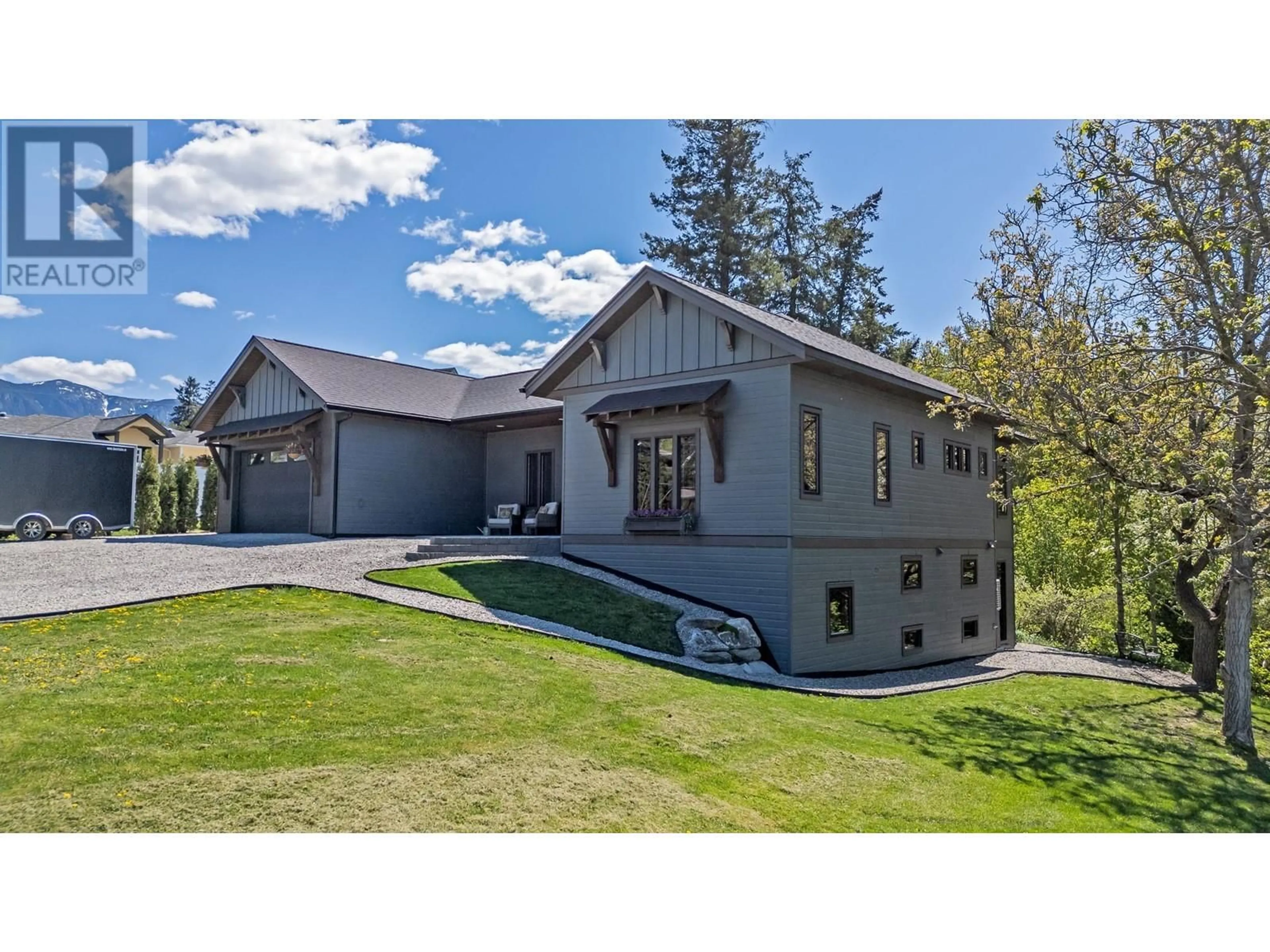 A pic from outside/outdoor area/front of a property/back of a property/a pic from drone, unknown for 315 CANYON STREET, Creston British Columbia V0B1G3