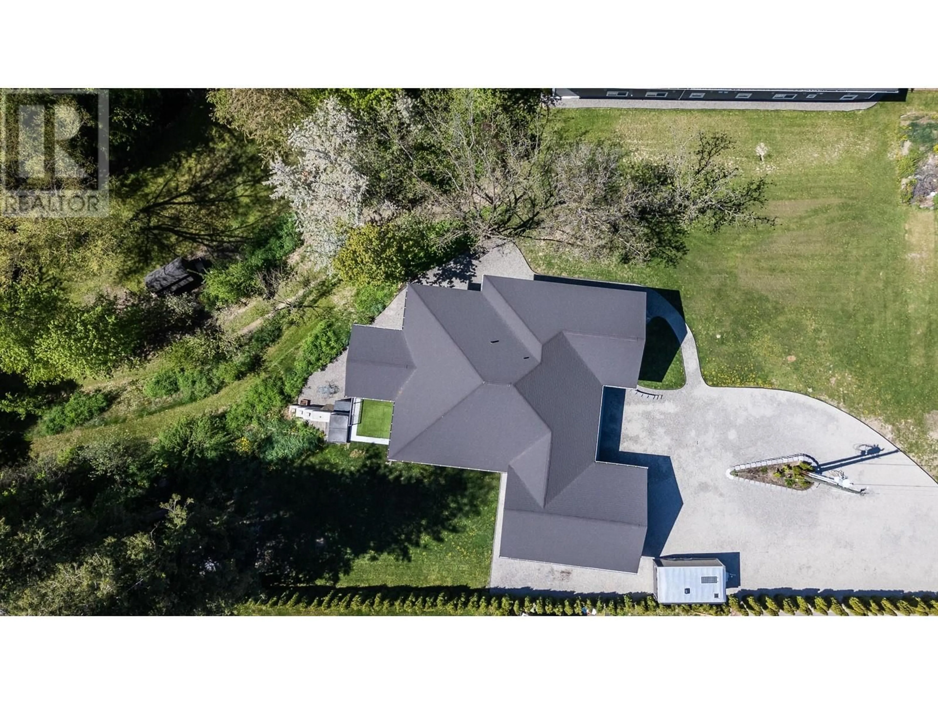A pic from outside/outdoor area/front of a property/back of a property/a pic from drone, unknown for 315 CANYON STREET, Creston British Columbia V0B1G3