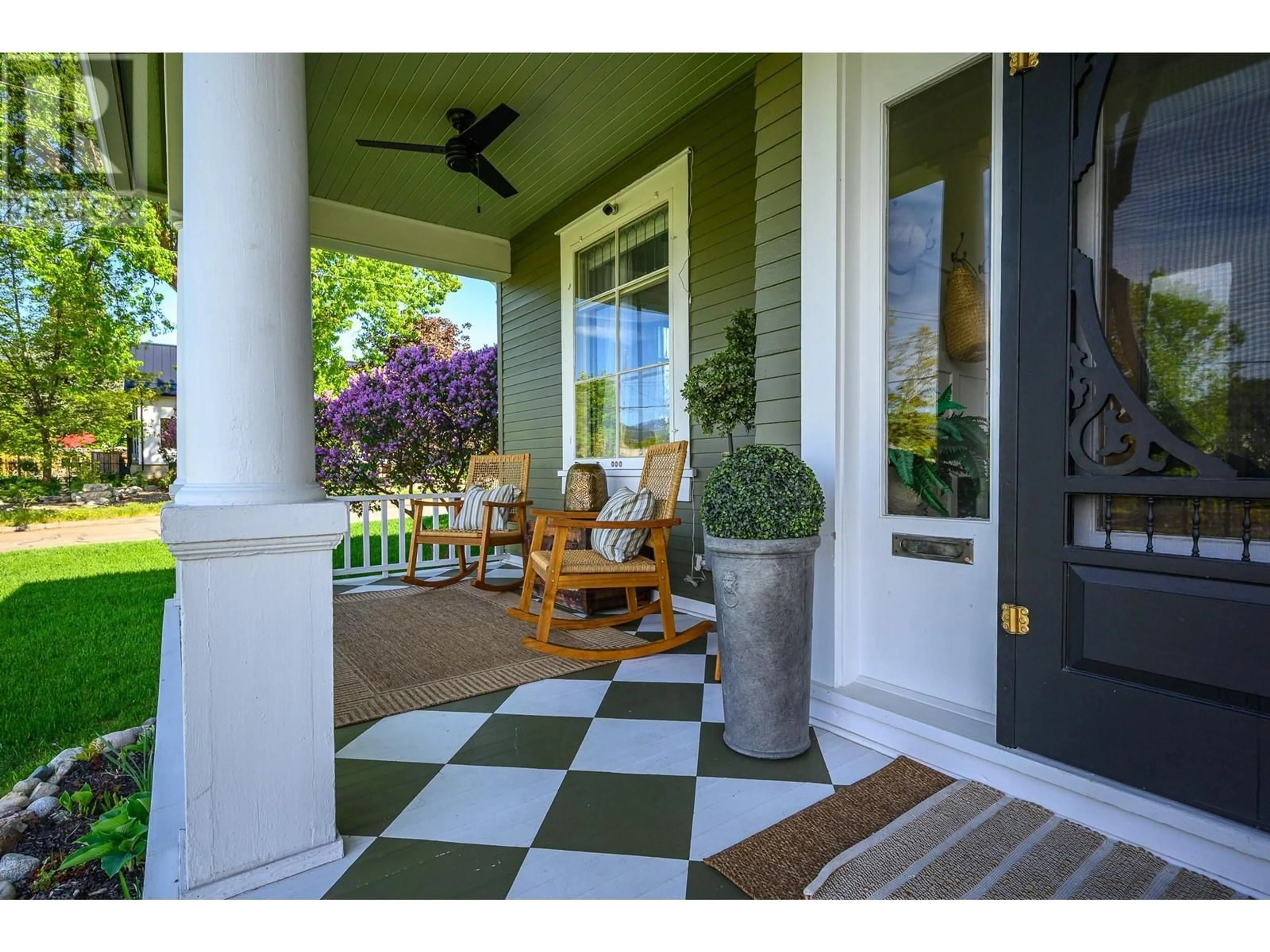 Indoor entryway for 2000 37 AVENUE, Vernon British Columbia V1T2X1