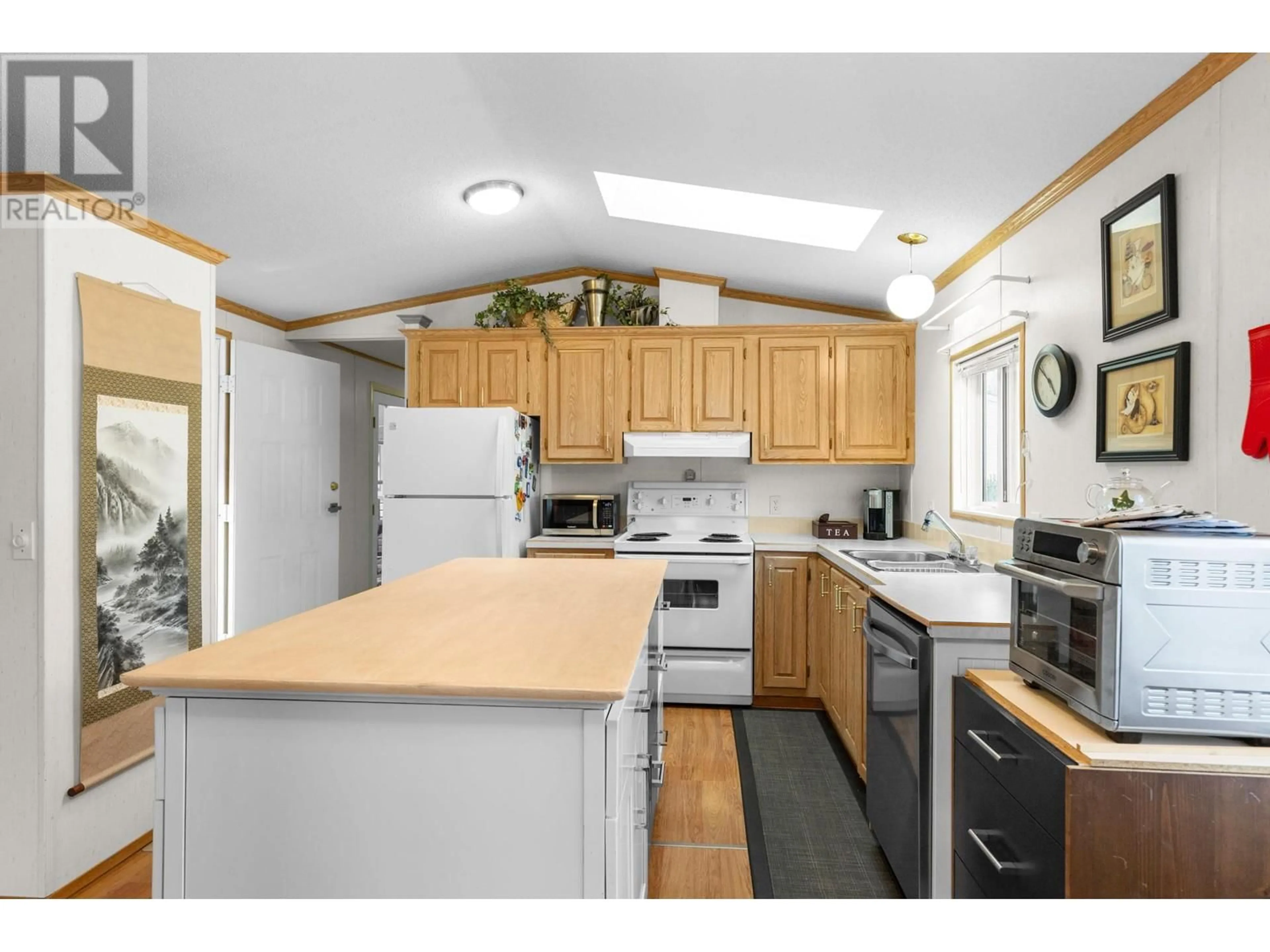 Standard kitchen, unknown for #97 1850 SHANNON LAKE ROAD, Kelowna British Columbia V4T1L6