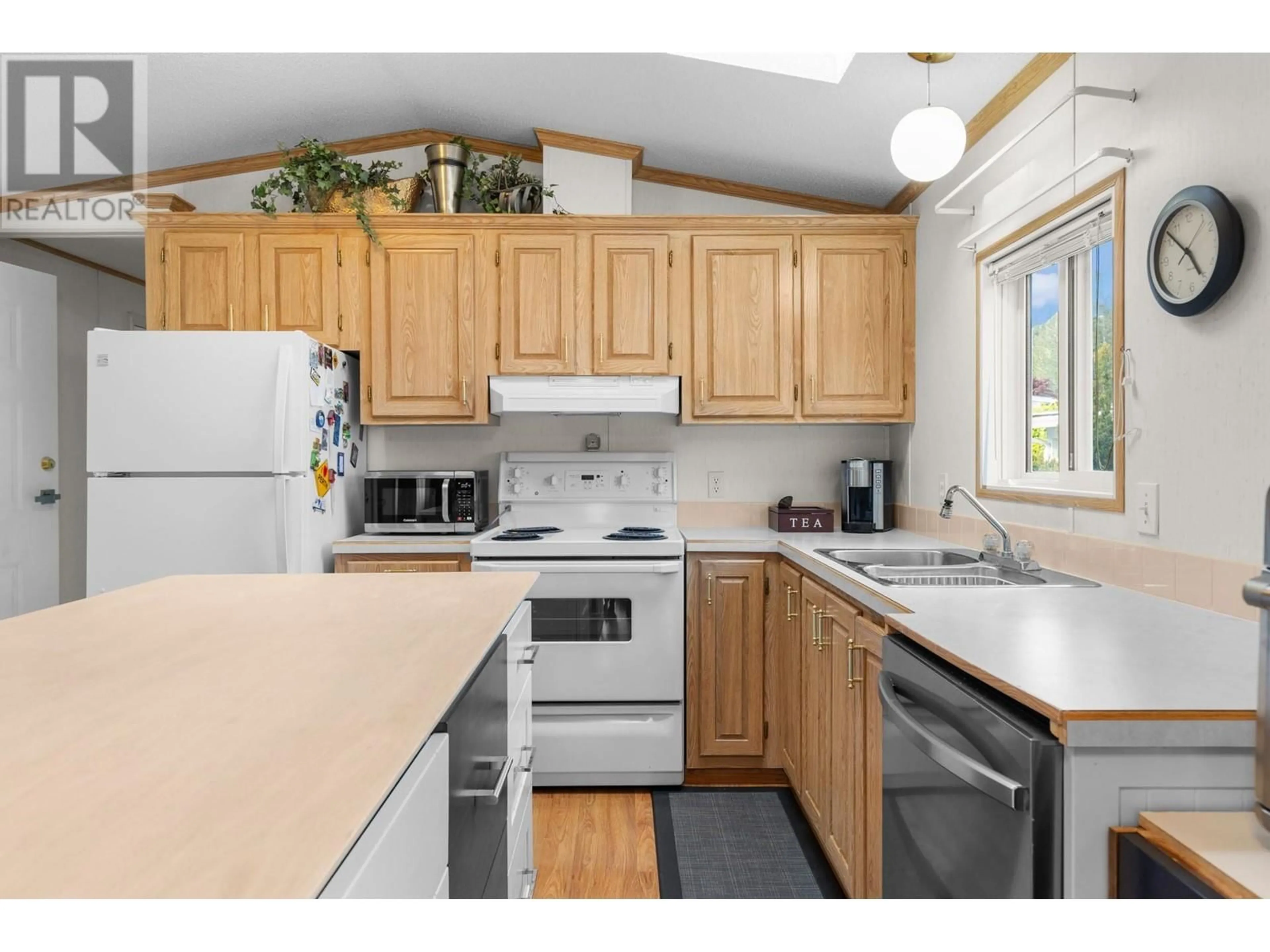 Standard kitchen, unknown for #97 1850 SHANNON LAKE ROAD, Kelowna British Columbia V4T1L6
