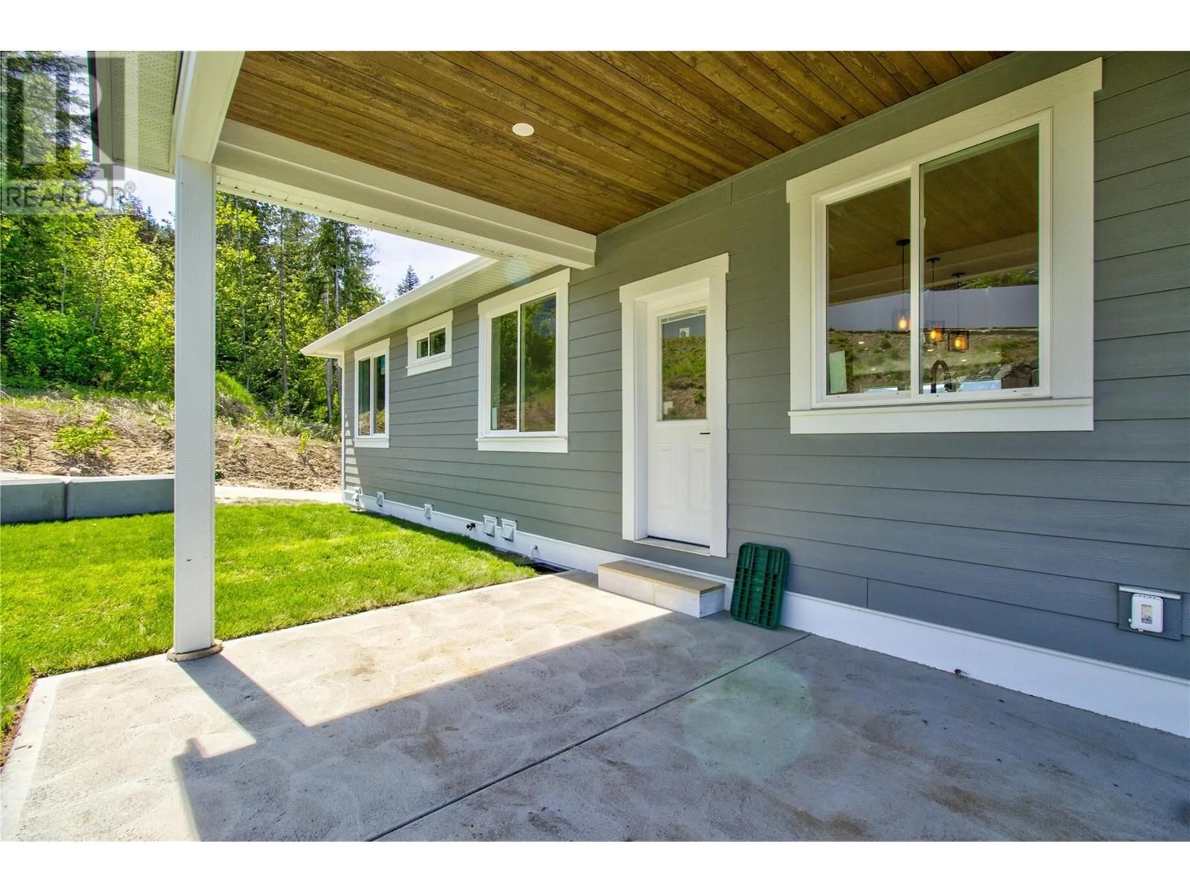Unknown for 1740 9 STREET SOUTHEAST, Salmon Arm British Columbia V1E0G9