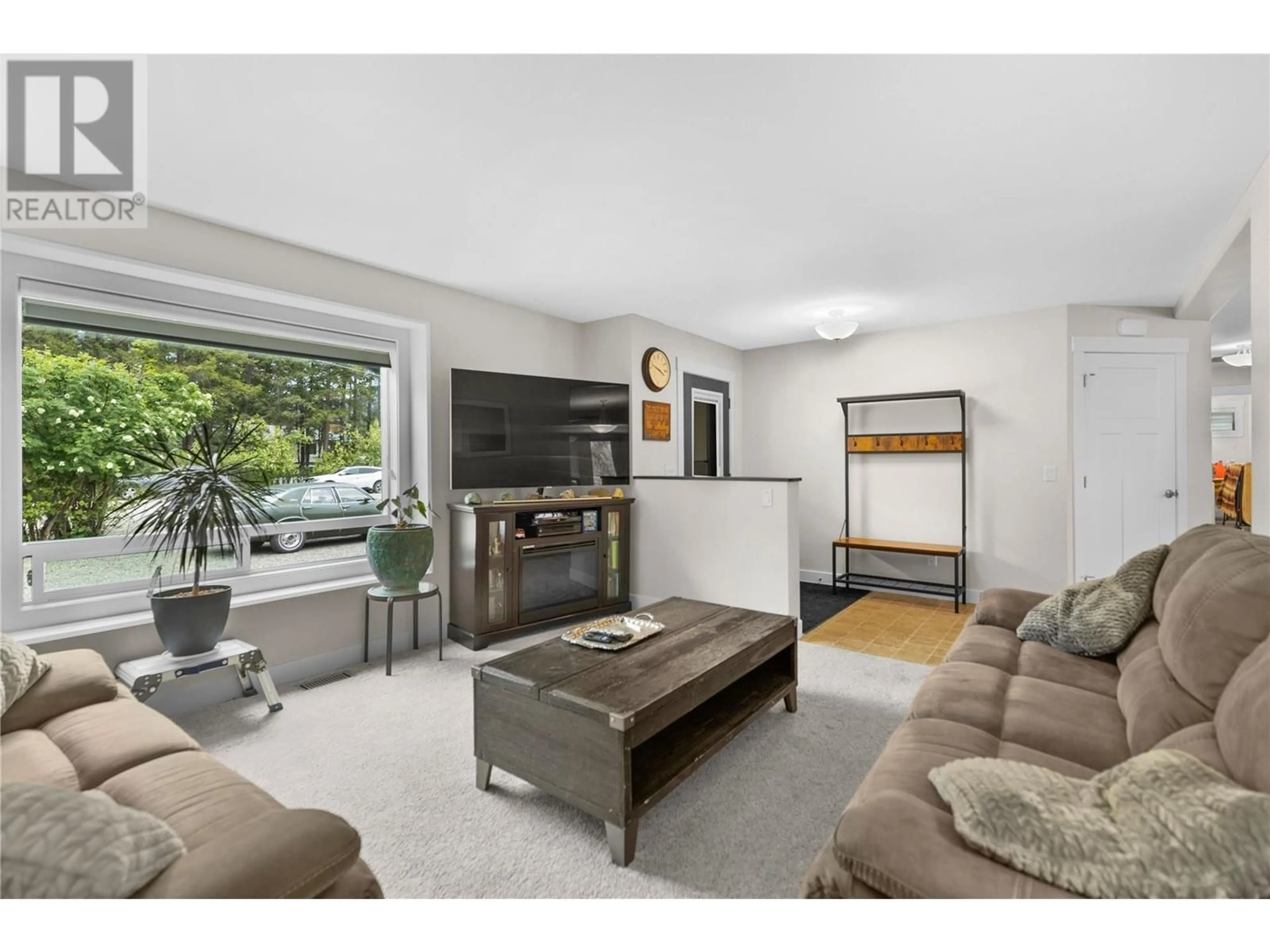 Living room with furniture, unknown for 4897 LODGEPOLE ROAD, Barriere British Columbia V0E1E0