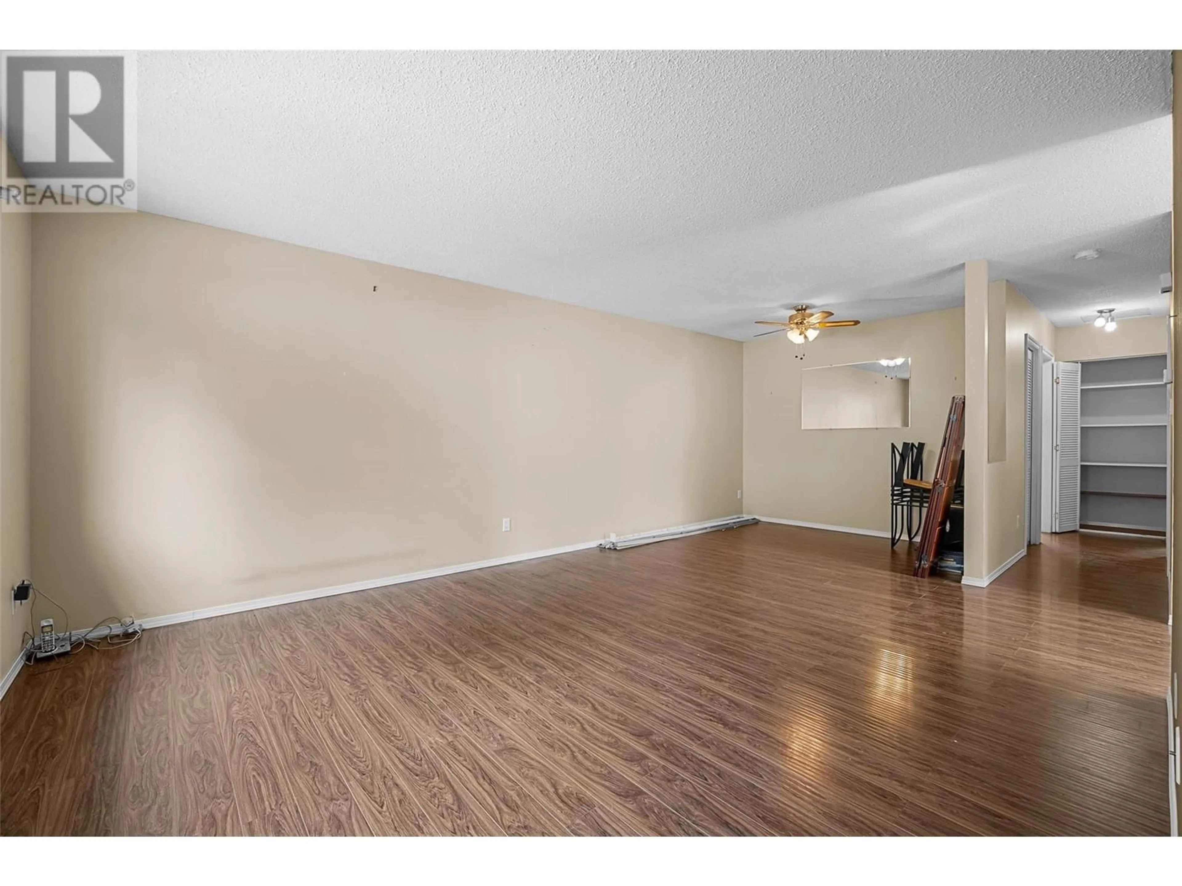 A pic of a room for 352 WADDINGTON DRIVE, Kamloops British Columbia V2E1M5