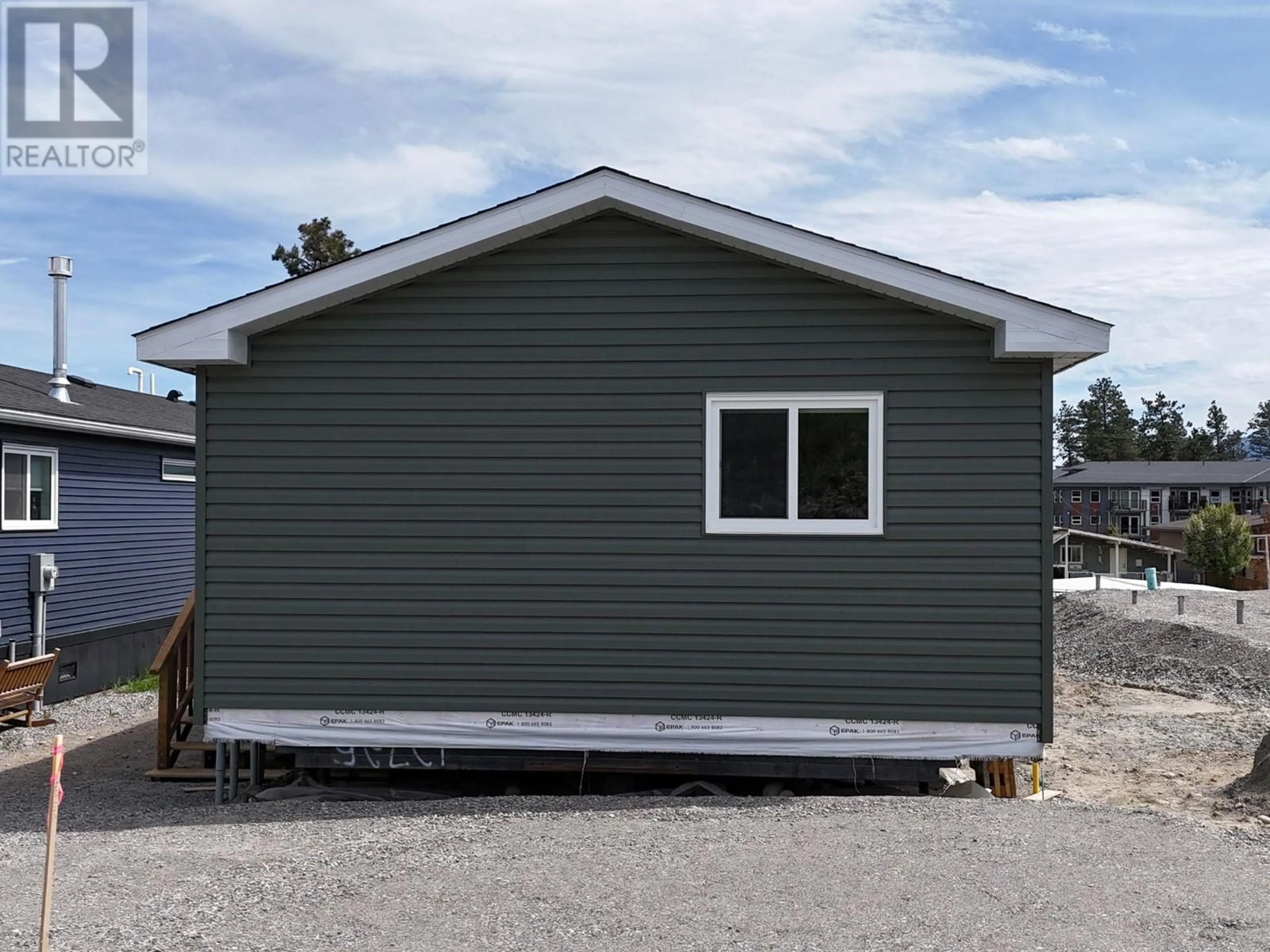 Home with vinyl exterior material, building for 529 PAGURUT AVENUE WEST, Cranbrook British Columbia V1C0G5