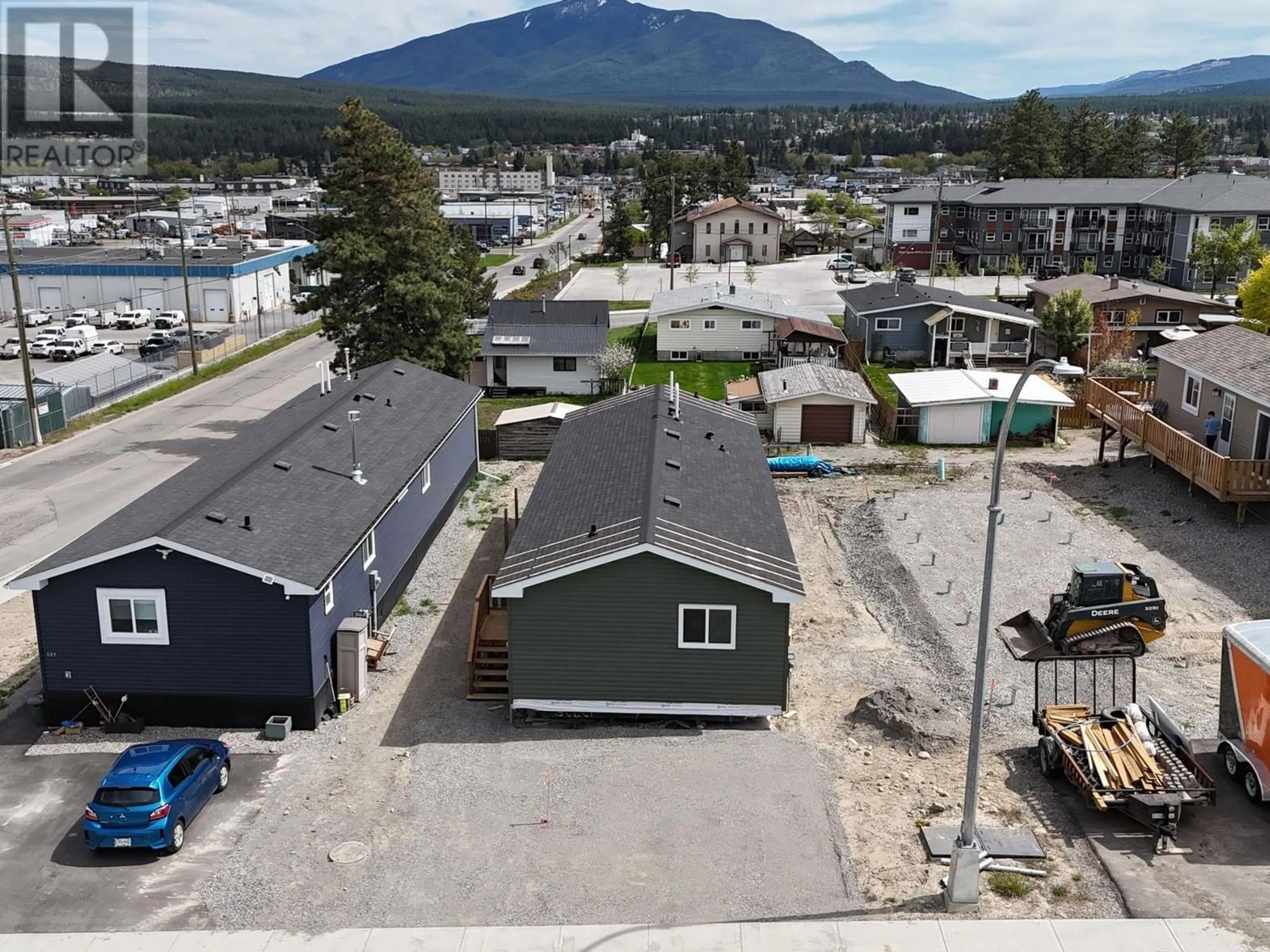 A pic from outside/outdoor area/front of a property/back of a property/a pic from drone, mountain view for 529 PAGURUT AVENUE WEST, Cranbrook British Columbia V1C0G5
