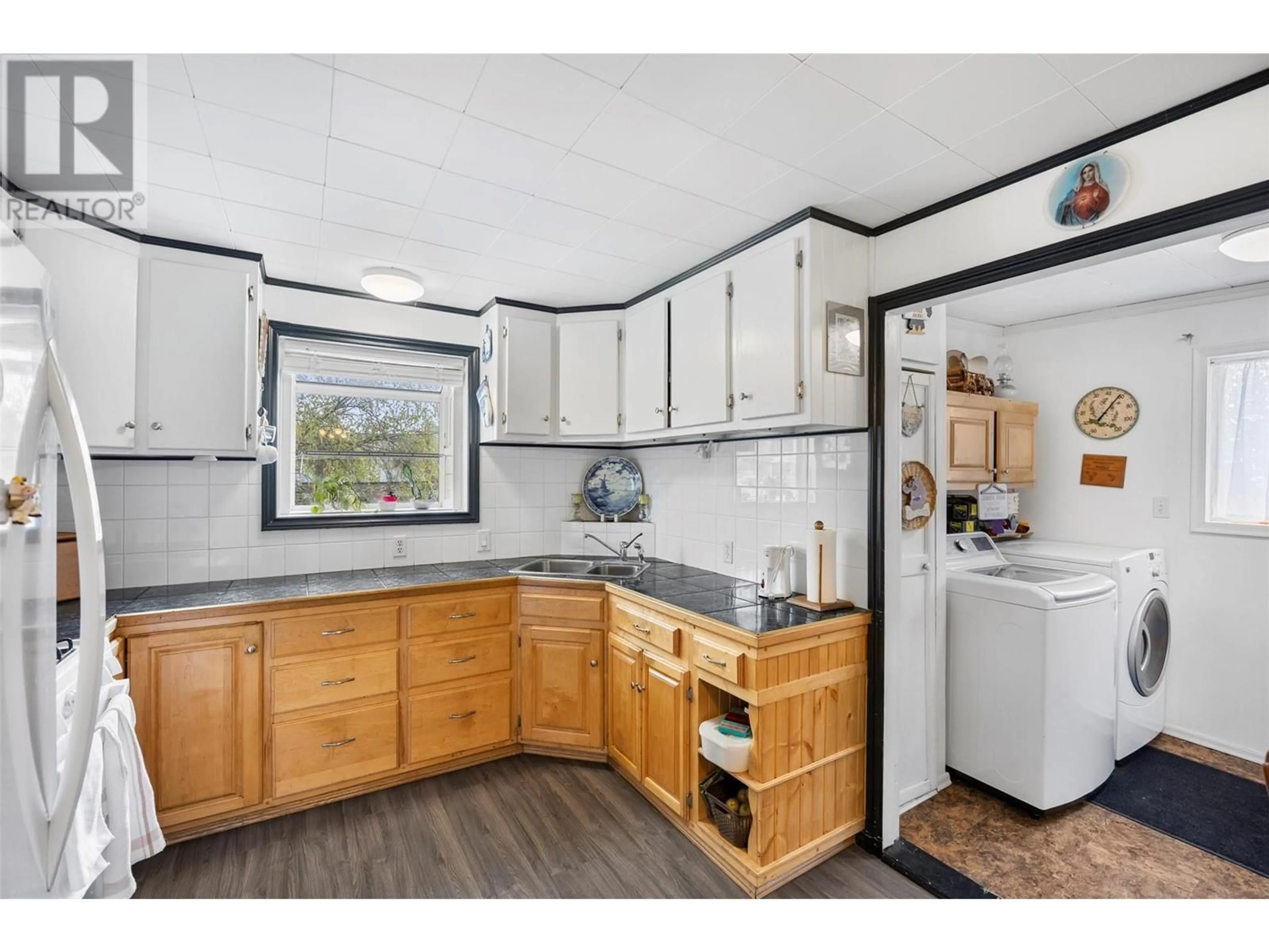 Standard kitchen, unknown for 212 FOSTER AVENUE, Clinton British Columbia V0K1K0