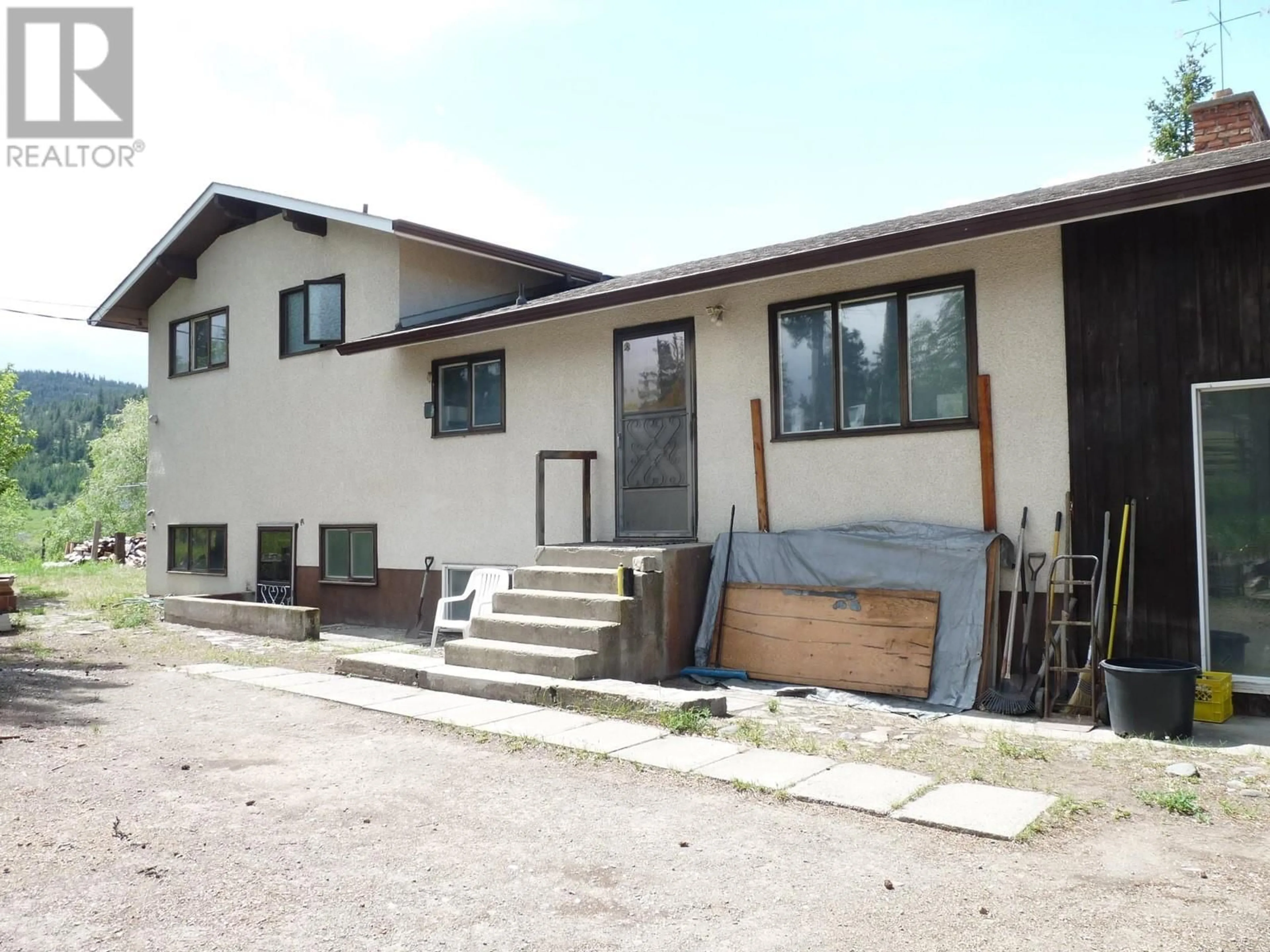Home with vinyl exterior material, building for 6779 BLACKWELL ROAD, Kamloops British Columbia V2C6V7