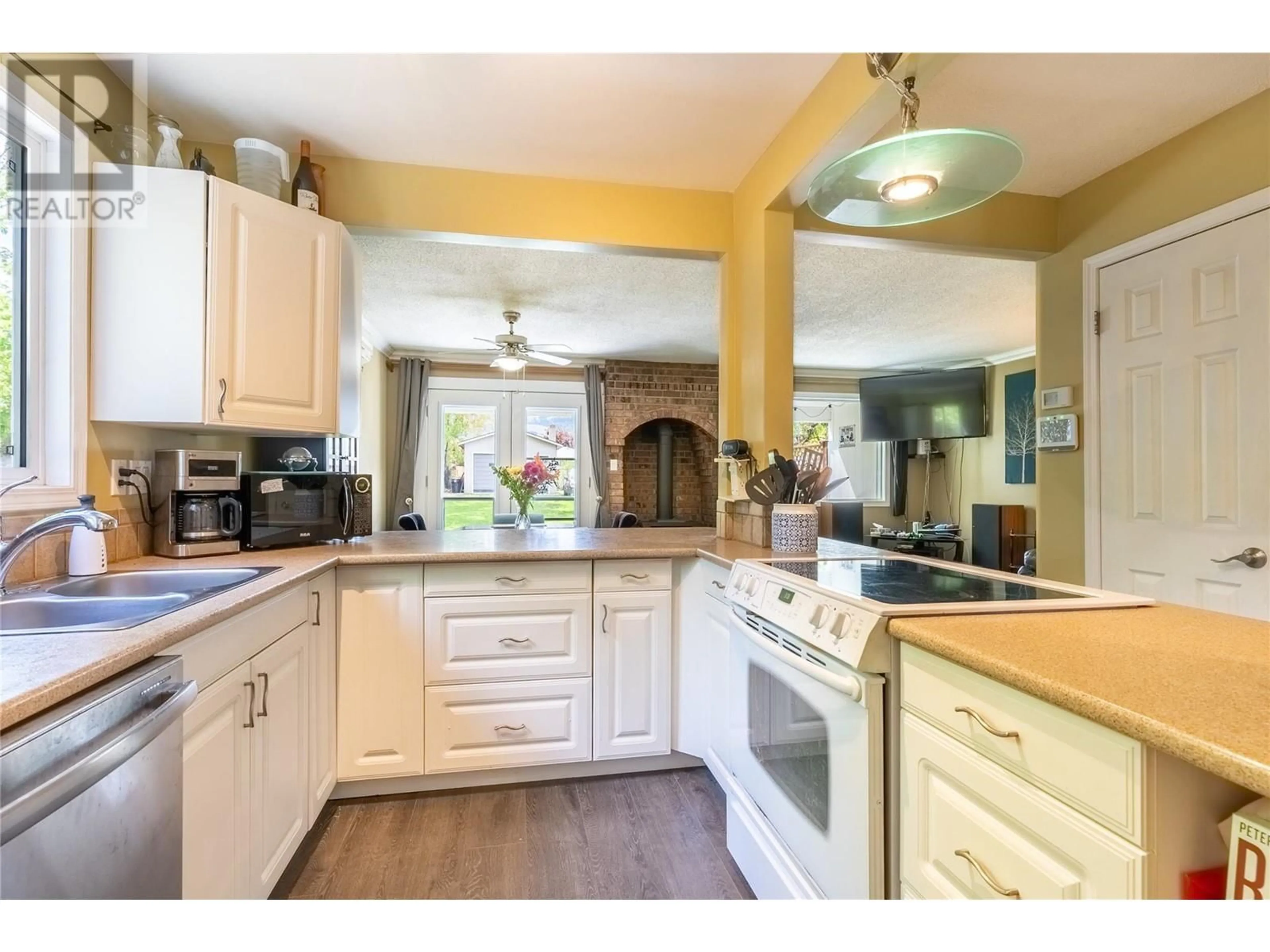 Open concept kitchen, ceramic/tile floor for 1645 TRANQUILLE ROAD, Kamloops British Columbia V2B3L3