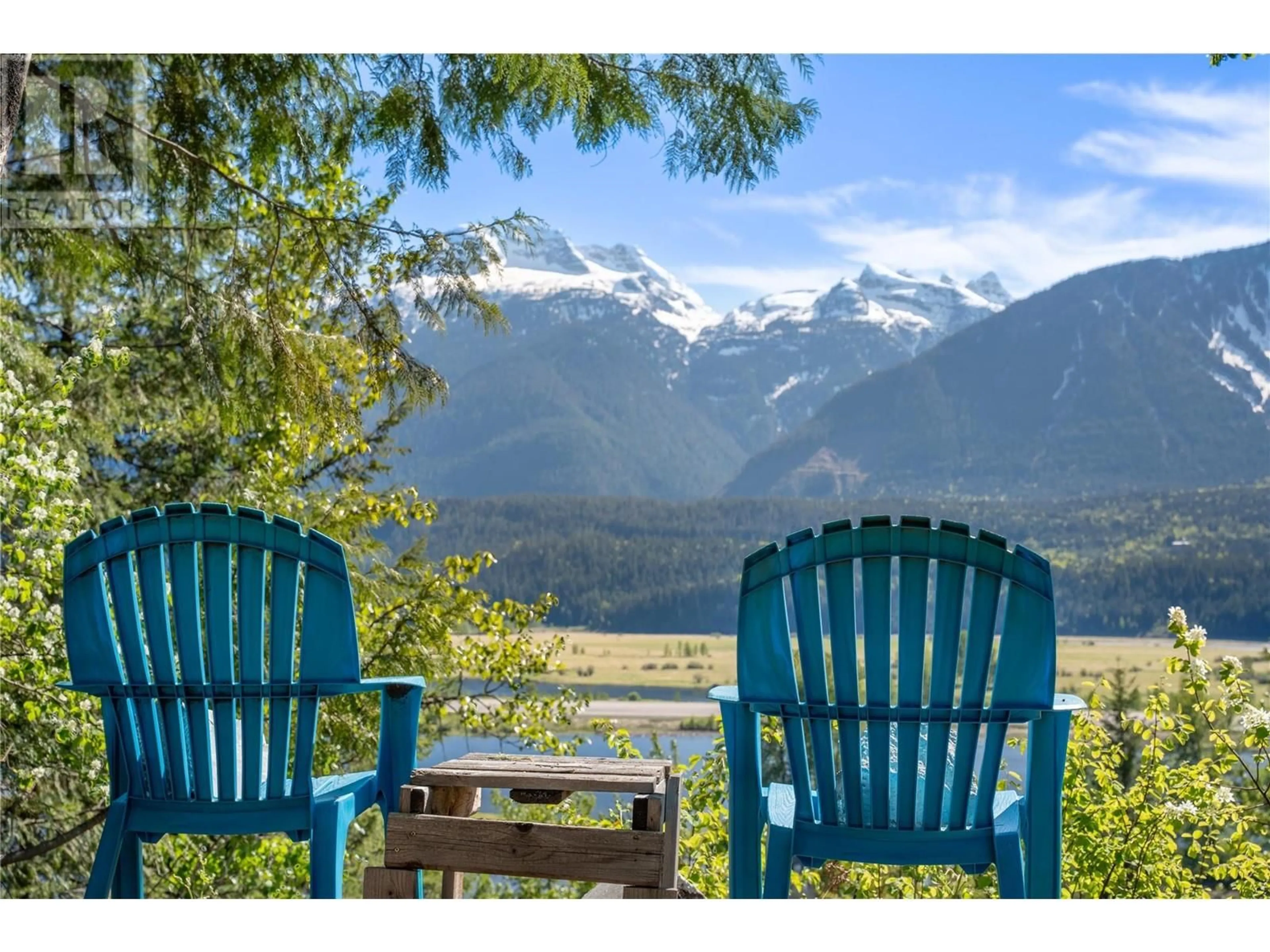 Patio, mountain view for 1447 SHIELL ROAD, Revelstoke British Columbia V0E2S0
