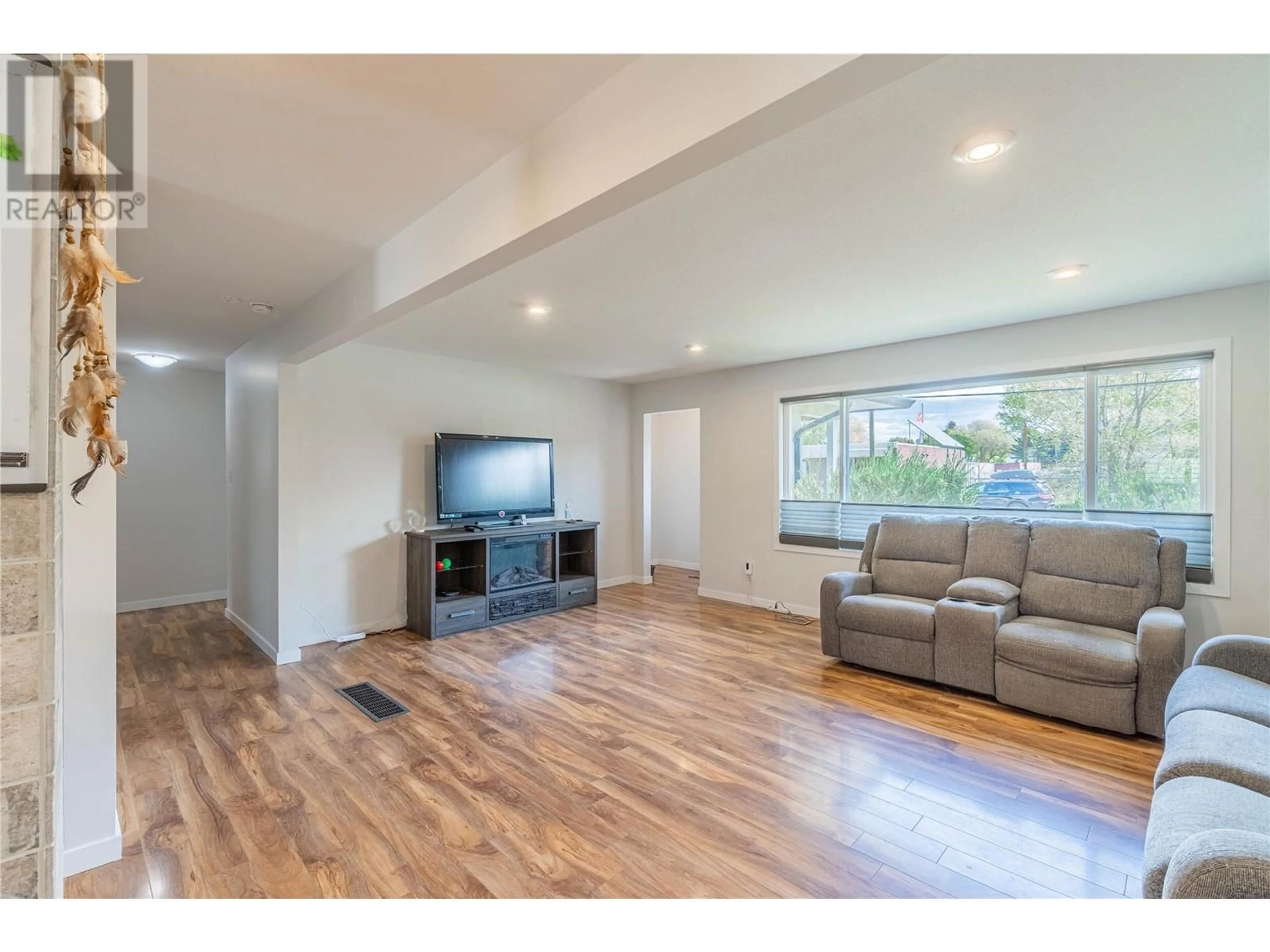 Unknown for 862 DESMOND STREET, Kamloops British Columbia V2B5K5