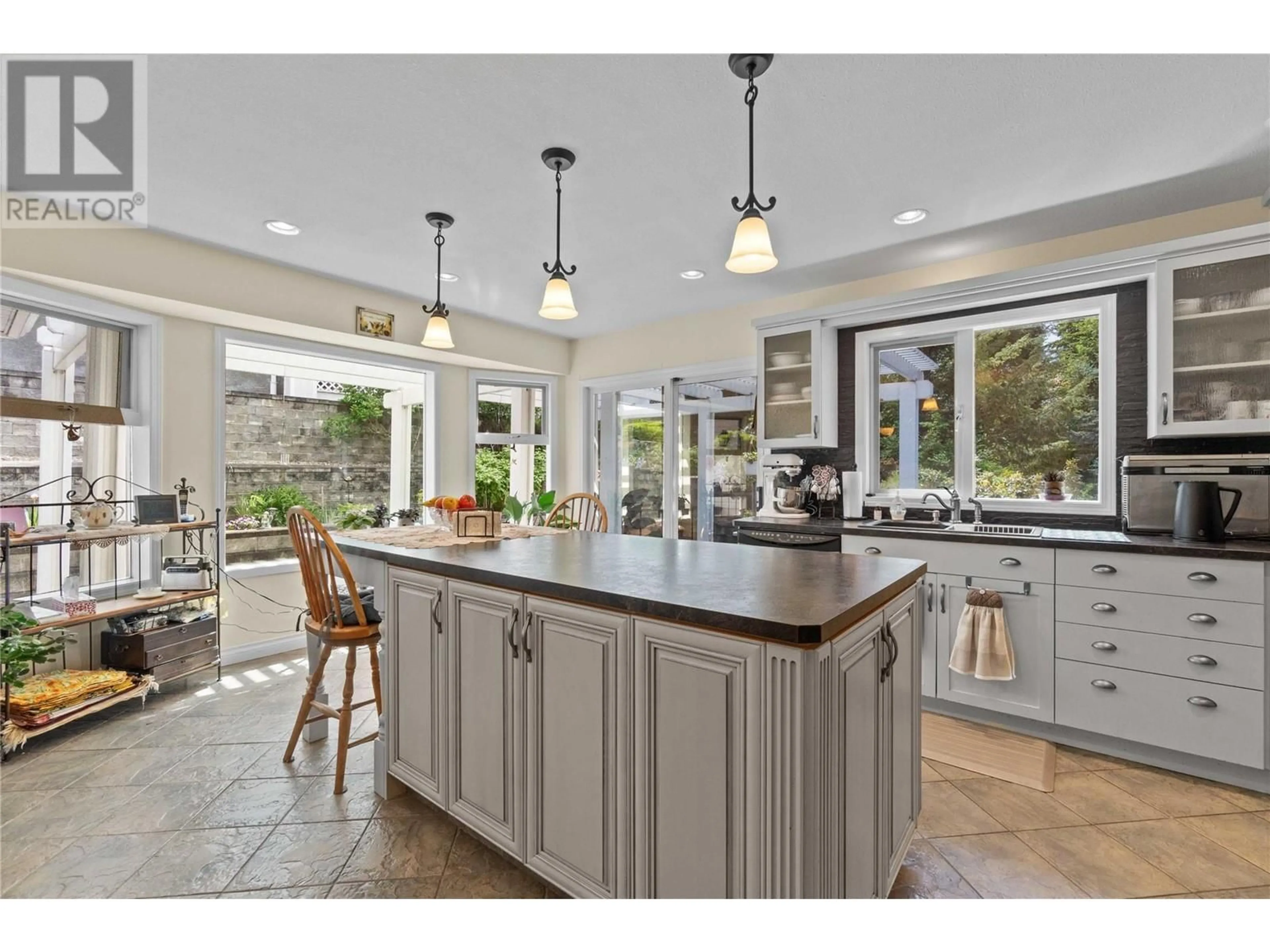 Open concept kitchen, ceramic/tile floor for 2 - 1120 12 STREET NORTHEAST, Salmon Arm British Columbia V1E1B8