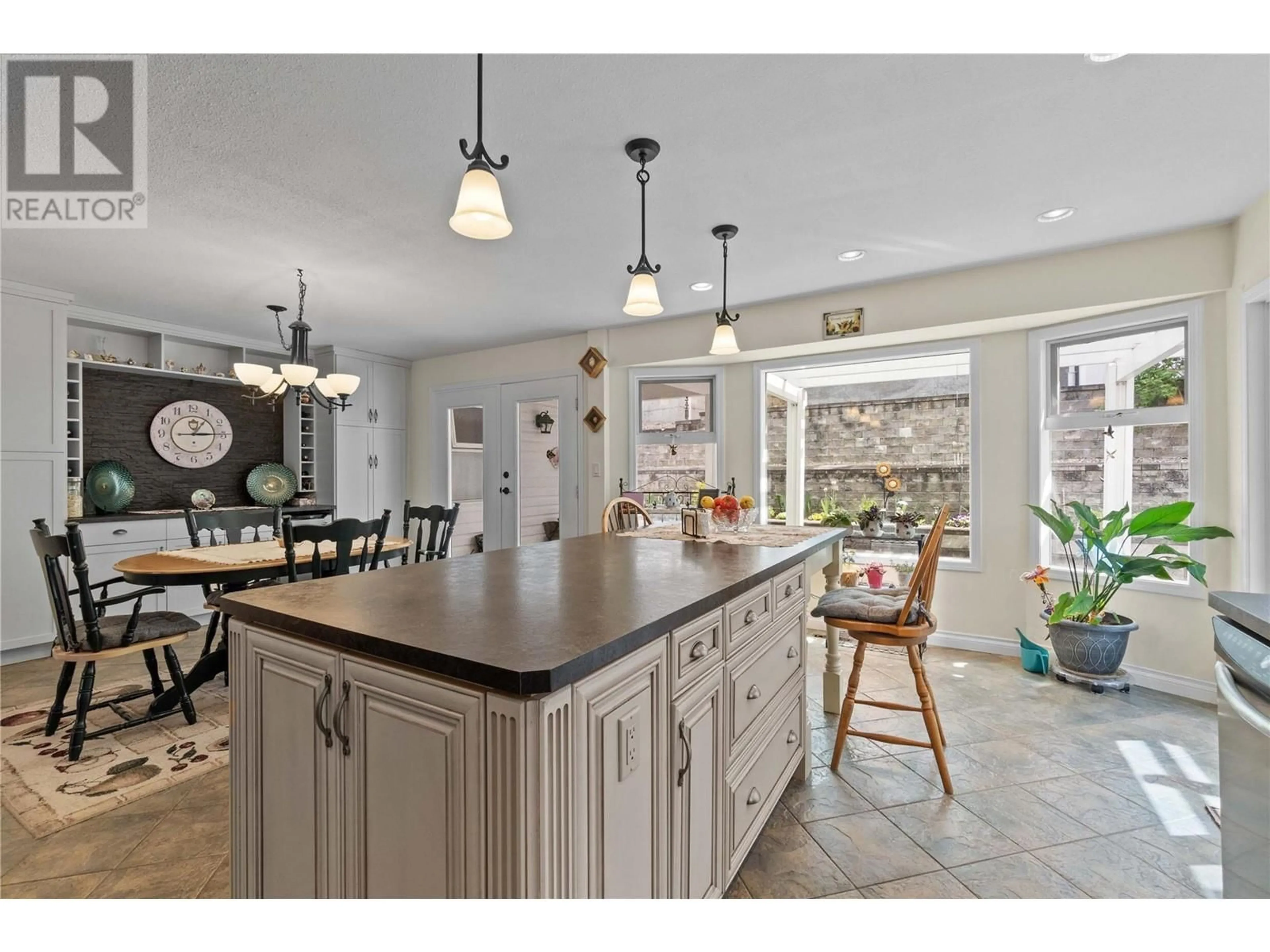 Open concept kitchen, ceramic/tile floor for 2 - 1120 12 STREET NORTHEAST, Salmon Arm British Columbia V1E1B8