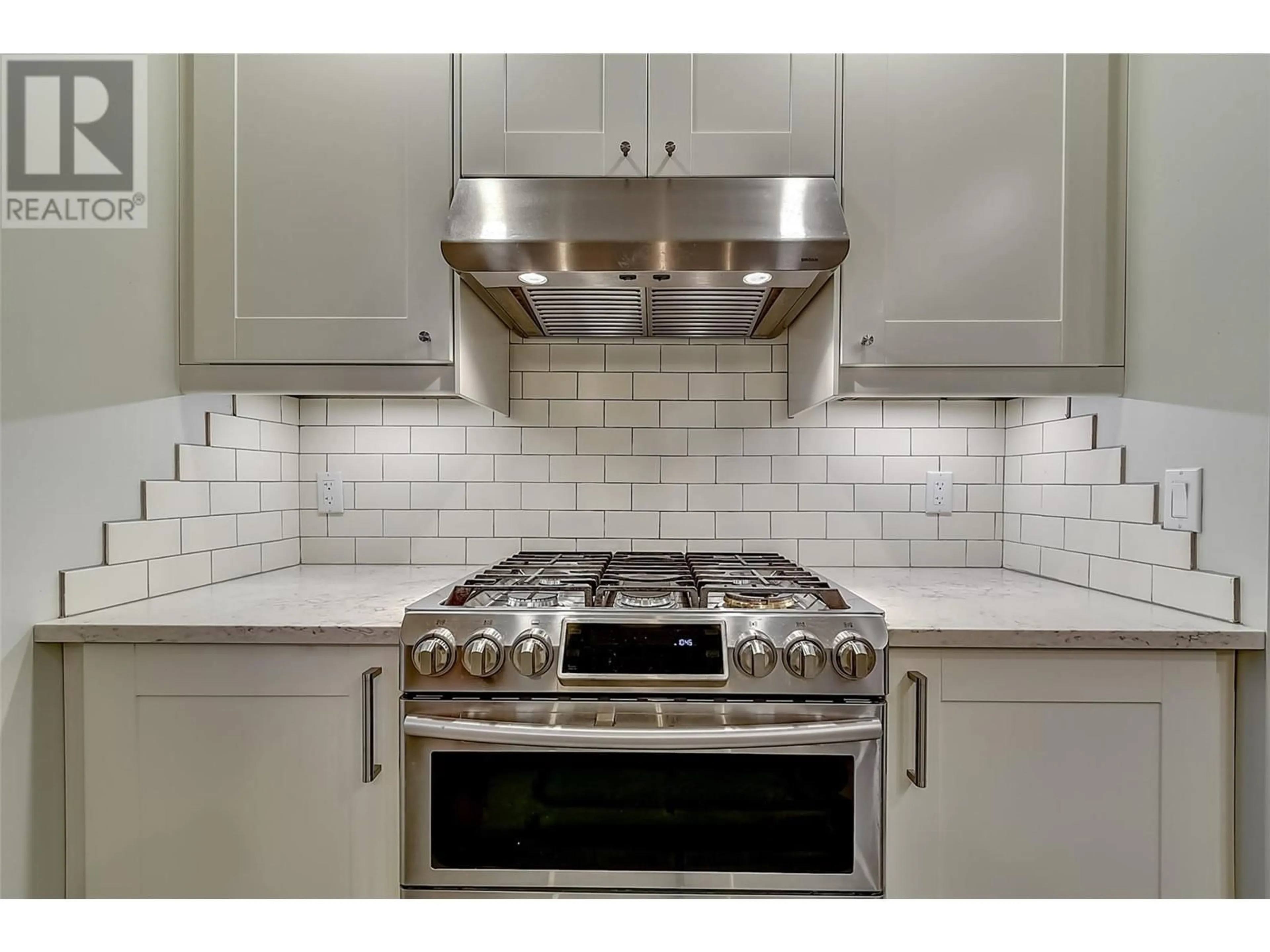 Unknown for 2202 ABERDEEN STREET, Kelowna British Columbia V1Y2T4