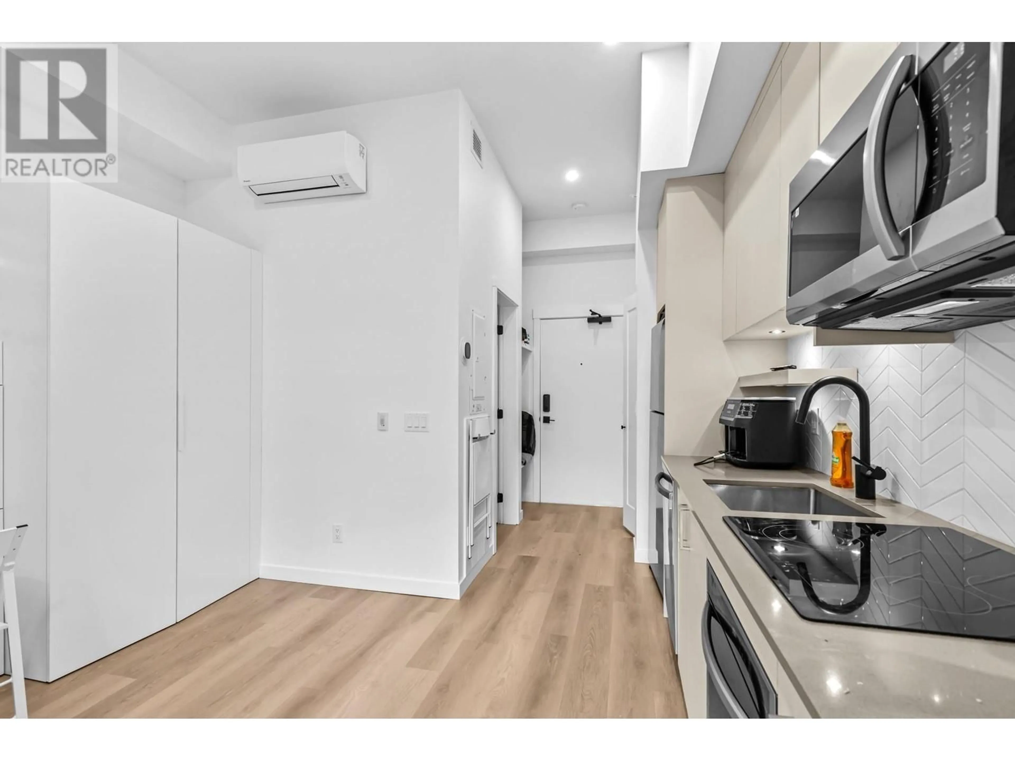 Standard kitchen, unknown for 615 - 1301 BELAIRE AVENUE, Kelowna British Columbia V1Y6B8