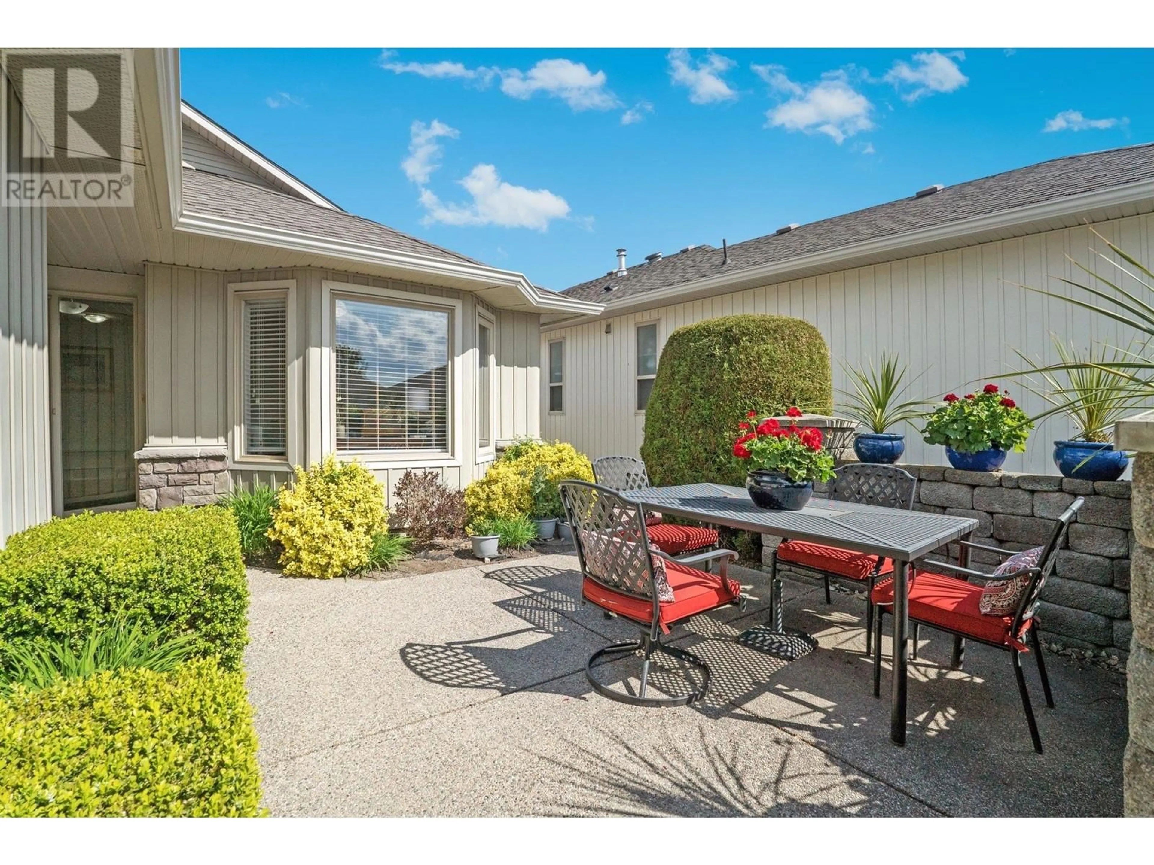 Patio, street for 137 - 1405 GUISACHAN PLACE, Kelowna British Columbia V1Y9X8