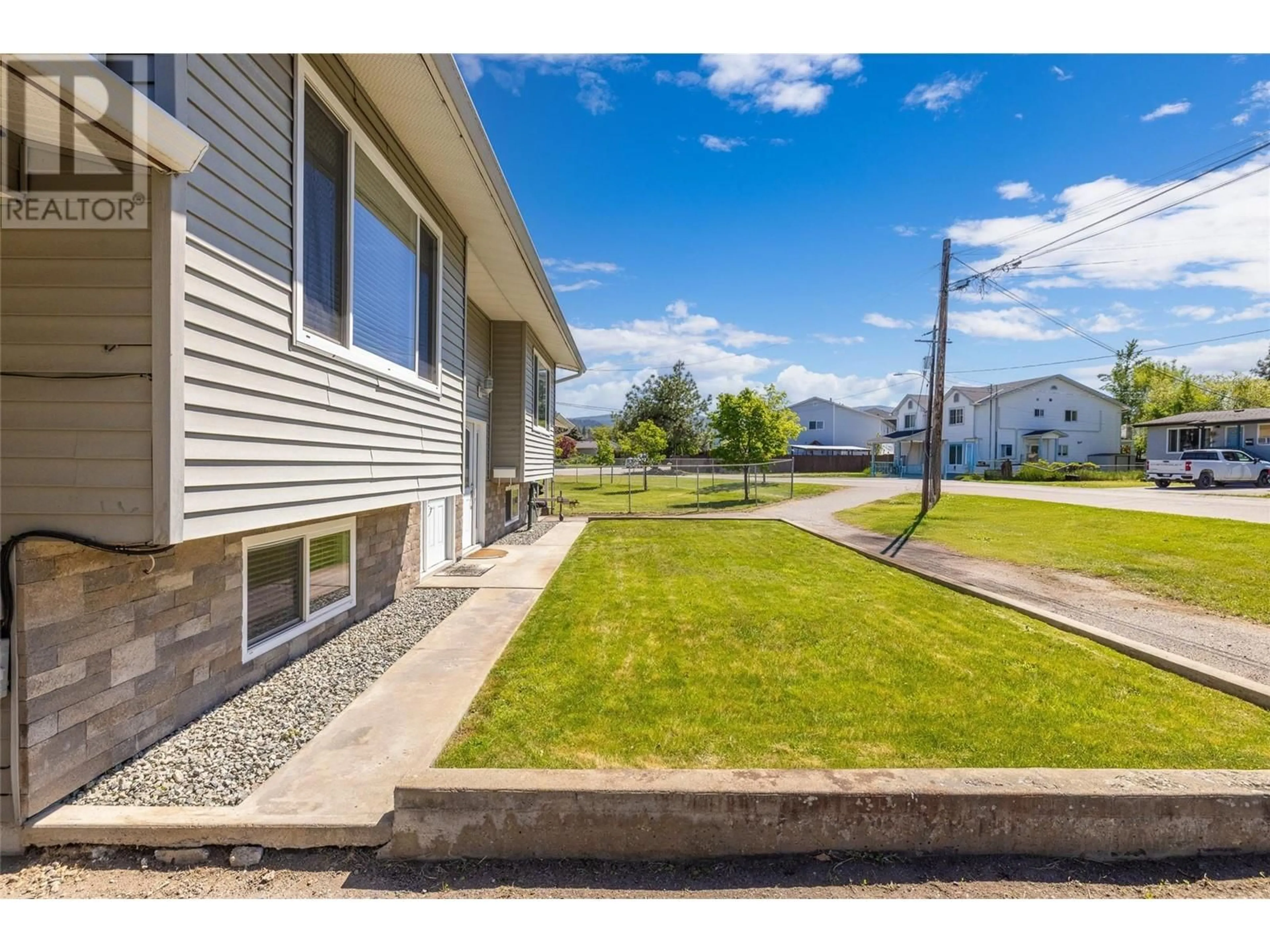 Unknown for 843 MATT ROAD, Kelowna British Columbia V1X3W2
