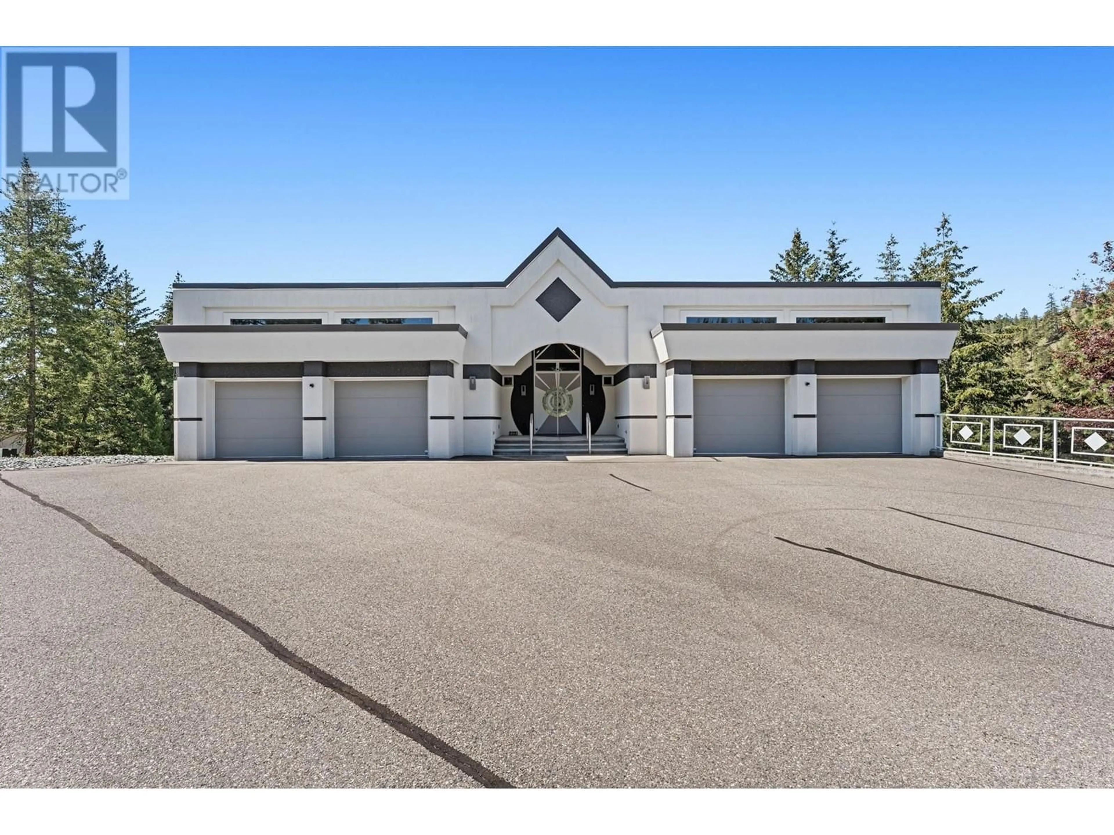 Indoor garage for 464 GRAINGER ROAD, Kelowna British Columbia V1V1C8