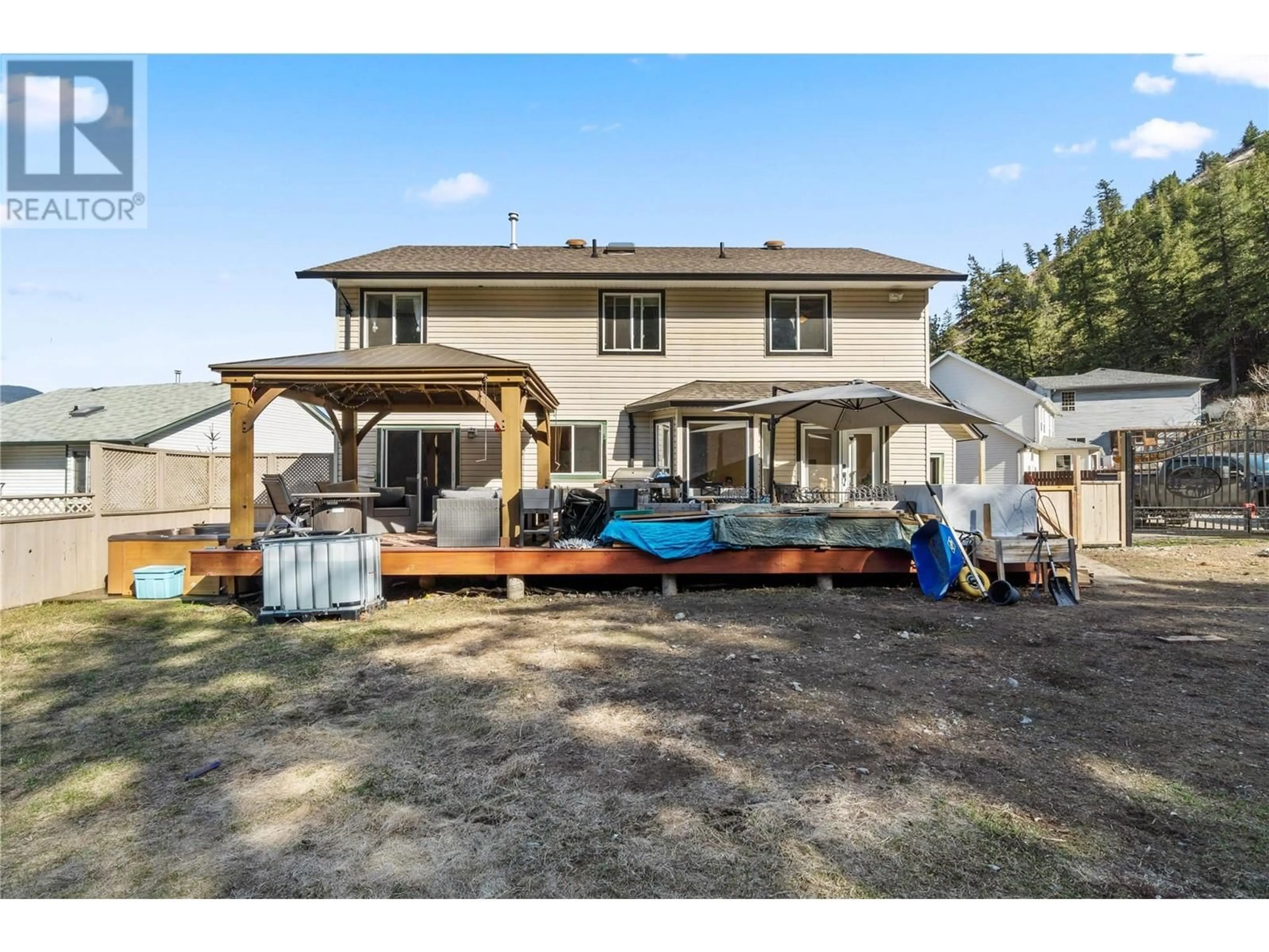 Home with vinyl exterior material, water/lake/river/ocean view for 4942 WOODLAND COURT, Kamloops British Columbia V2C6V5