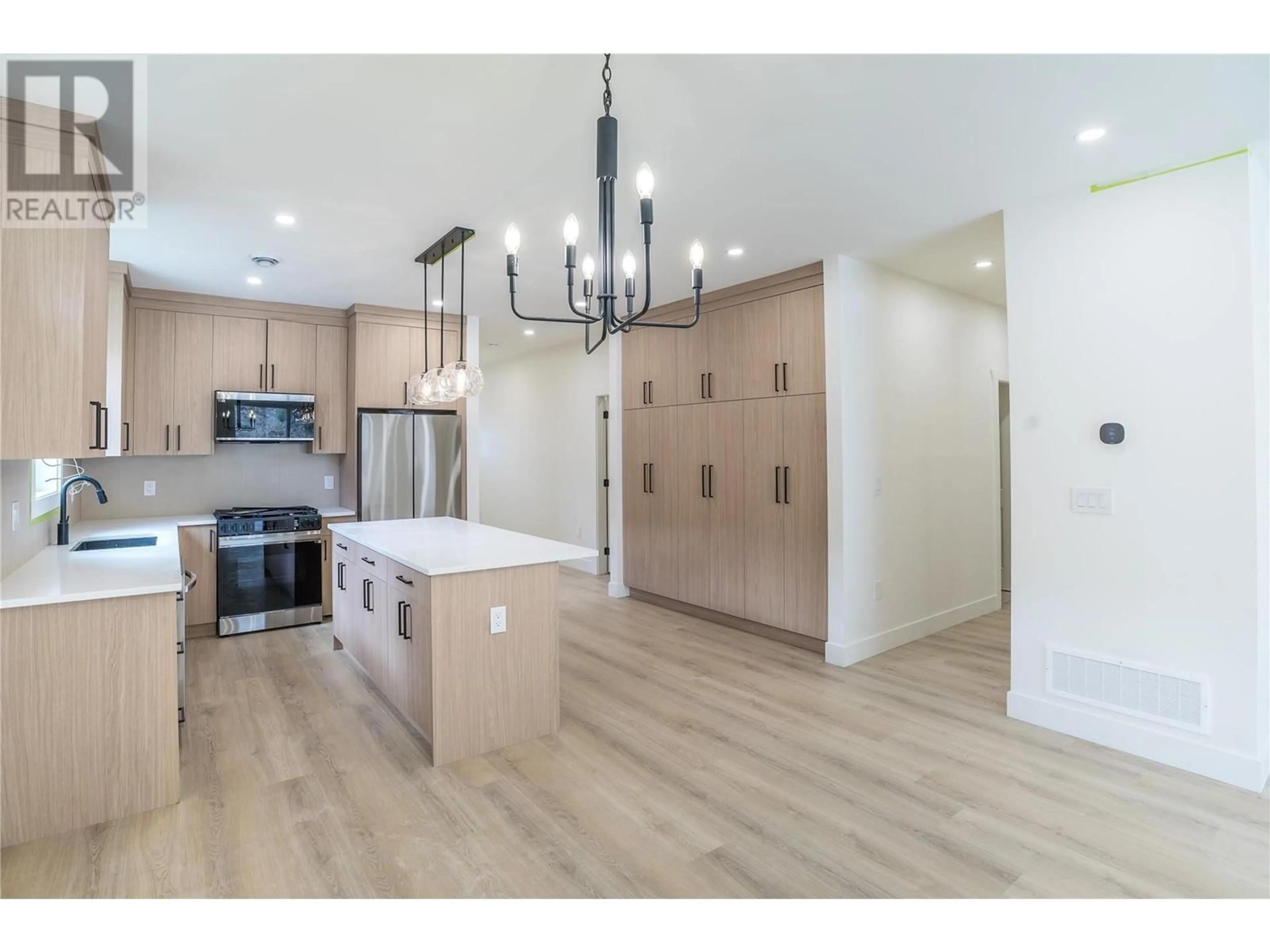 Open concept kitchen, unknown for 285 BENTGRASS AVENUE, Oliver British Columbia V0H1T3