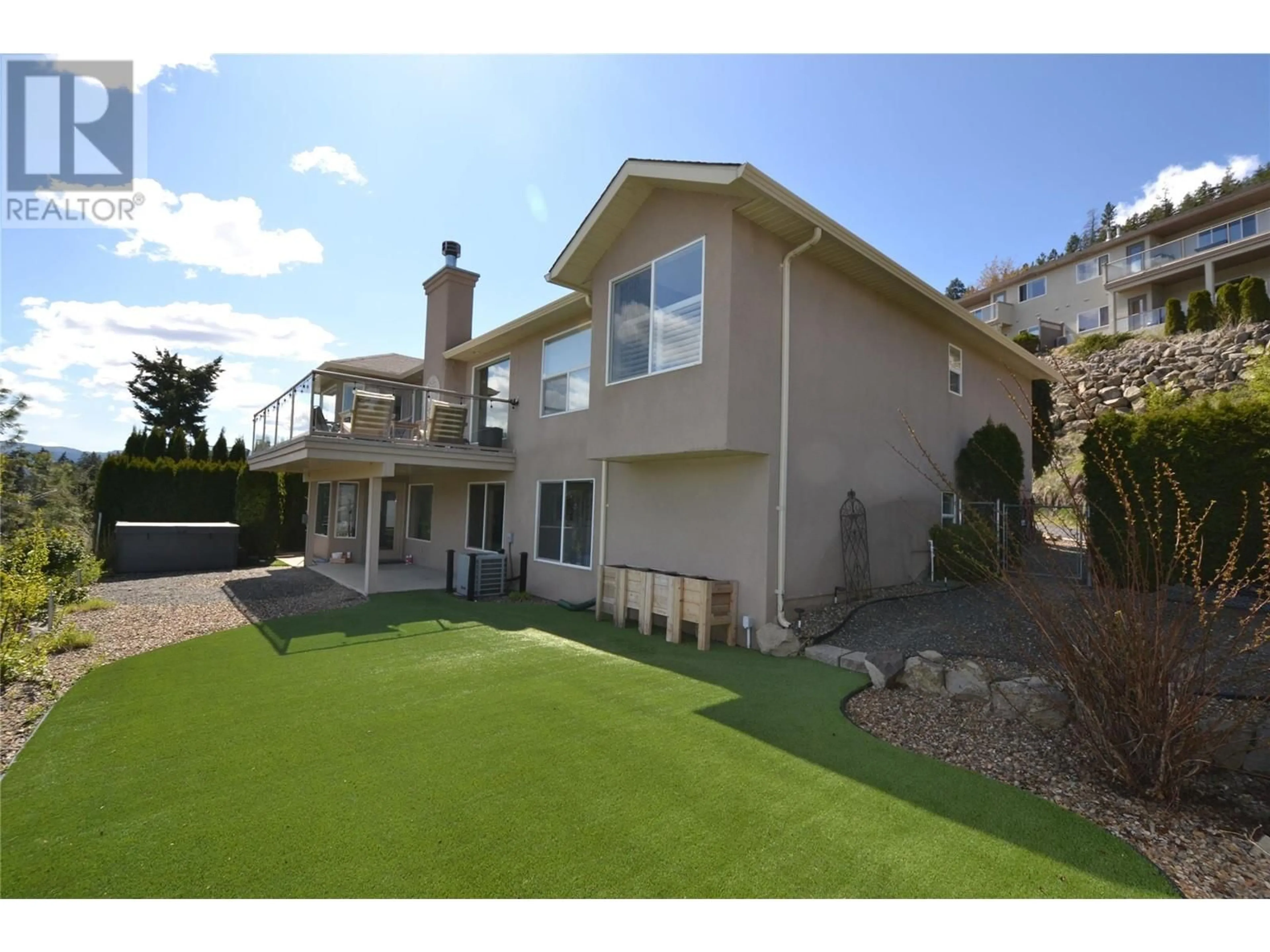 Home with vinyl exterior material, mountain view for 2377 SILVER PLACE, Kelowna British Columbia V1V1M9