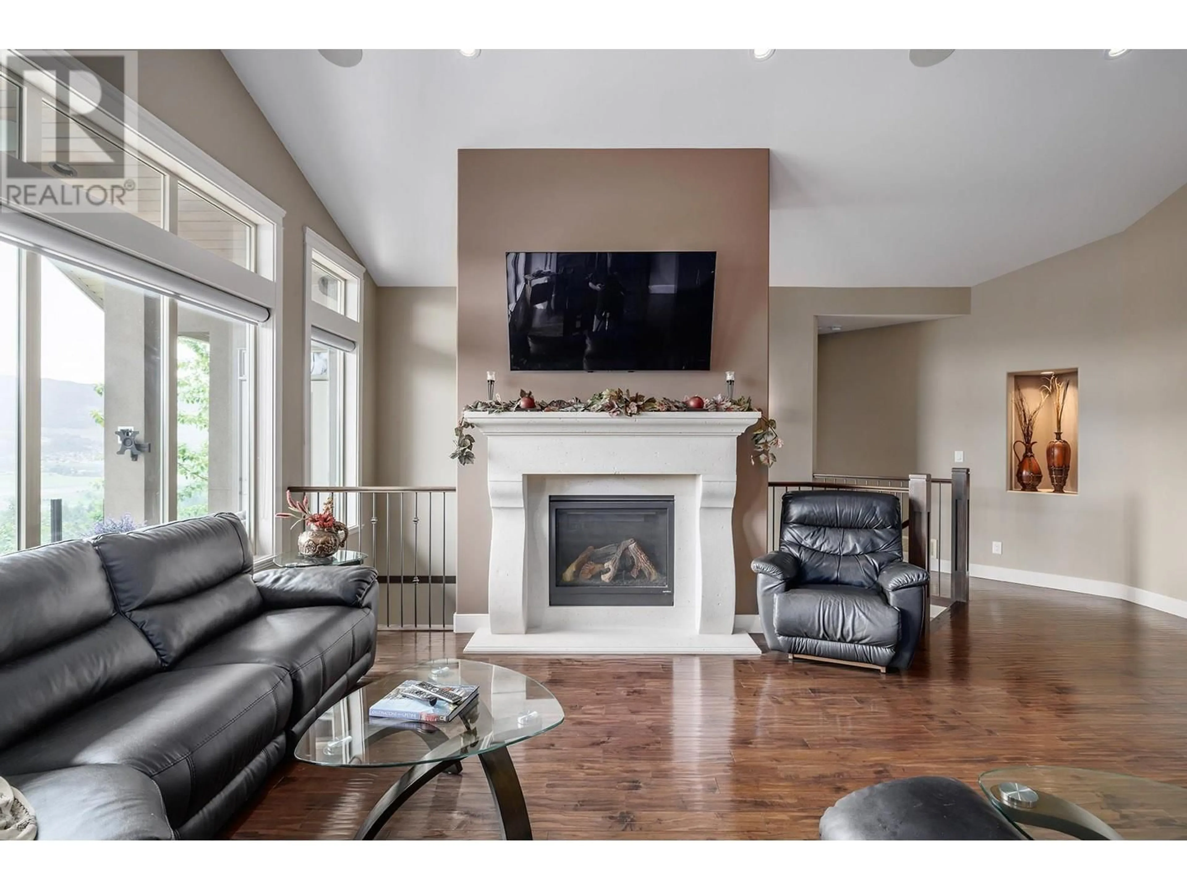 Living room with furniture, unknown for 1821 CAPISTRANO DRIVE, Kelowna British Columbia V1V2Z3