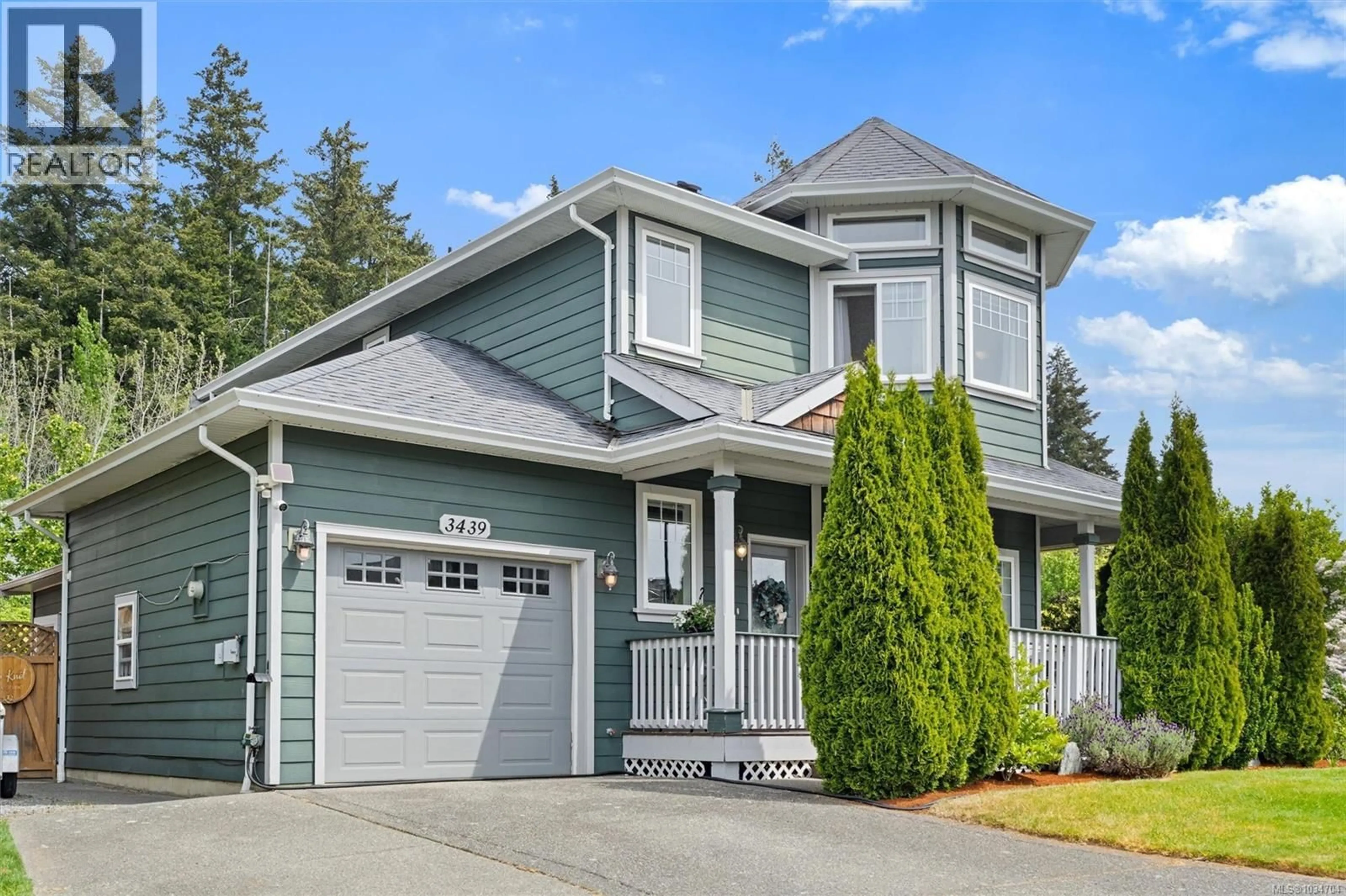 Home with vinyl exterior material, street for 3439 PATTISON WAY, Colwood British Columbia V9C4K8