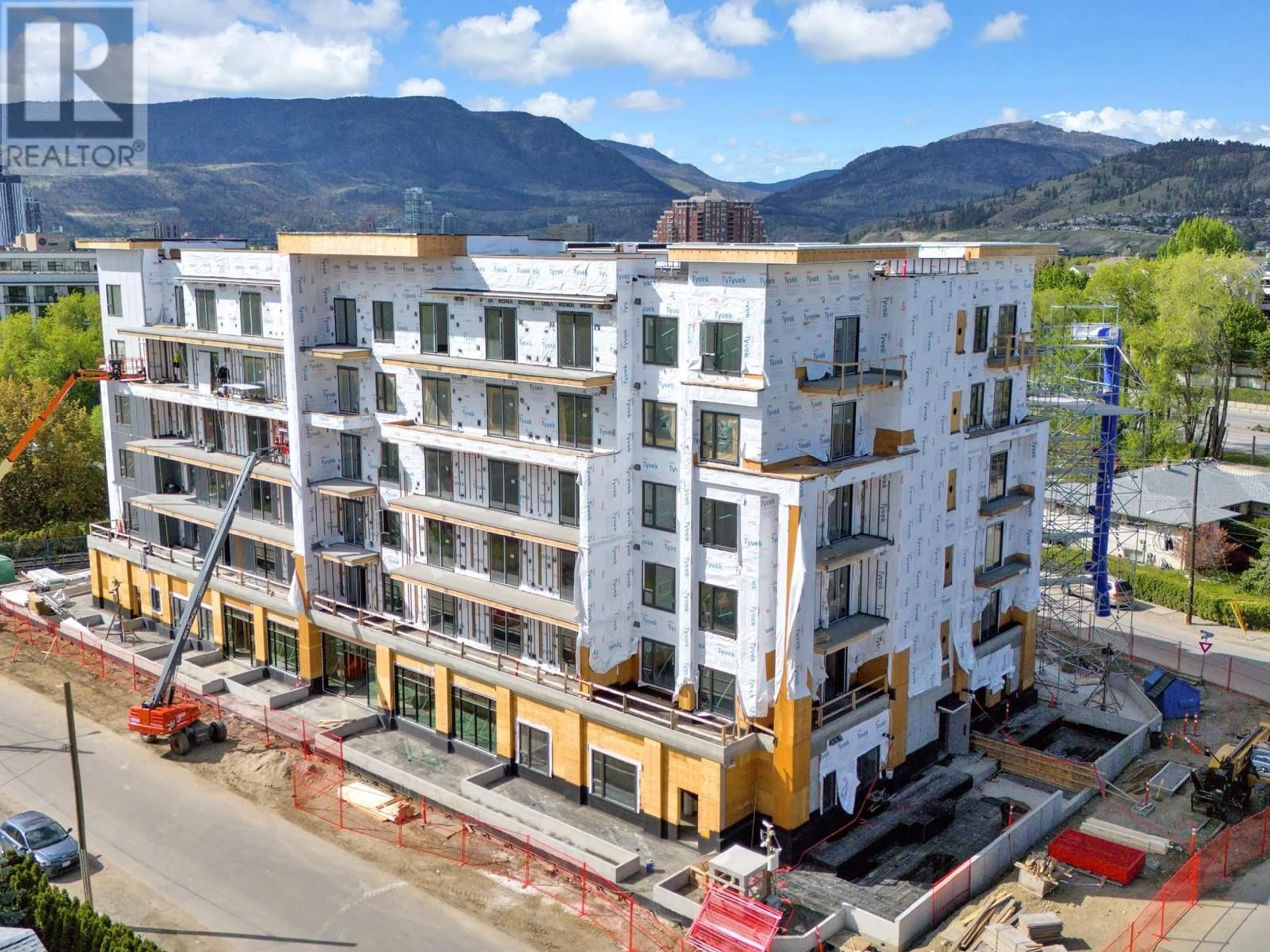 A pic from outside/outdoor area/front of a property/back of a property/a pic from drone, building for 616 - 1380 PRIDHAM AVENUE, Kelowna British Columbia V1Y6B5