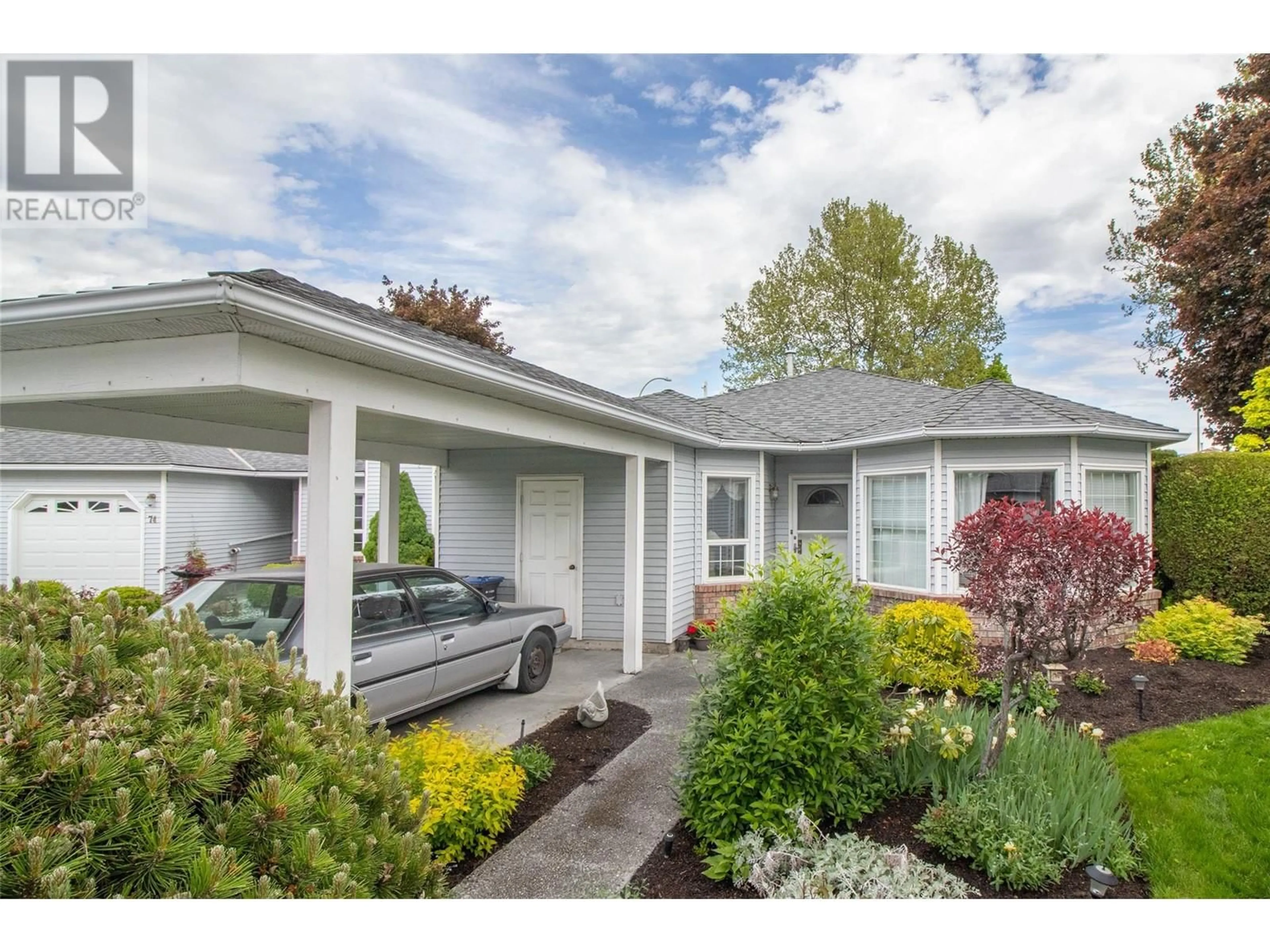 Home with vinyl exterior material, street for 73 - 1101 CAMERON AVENUE, Kelowna British Columbia V1Y8W2