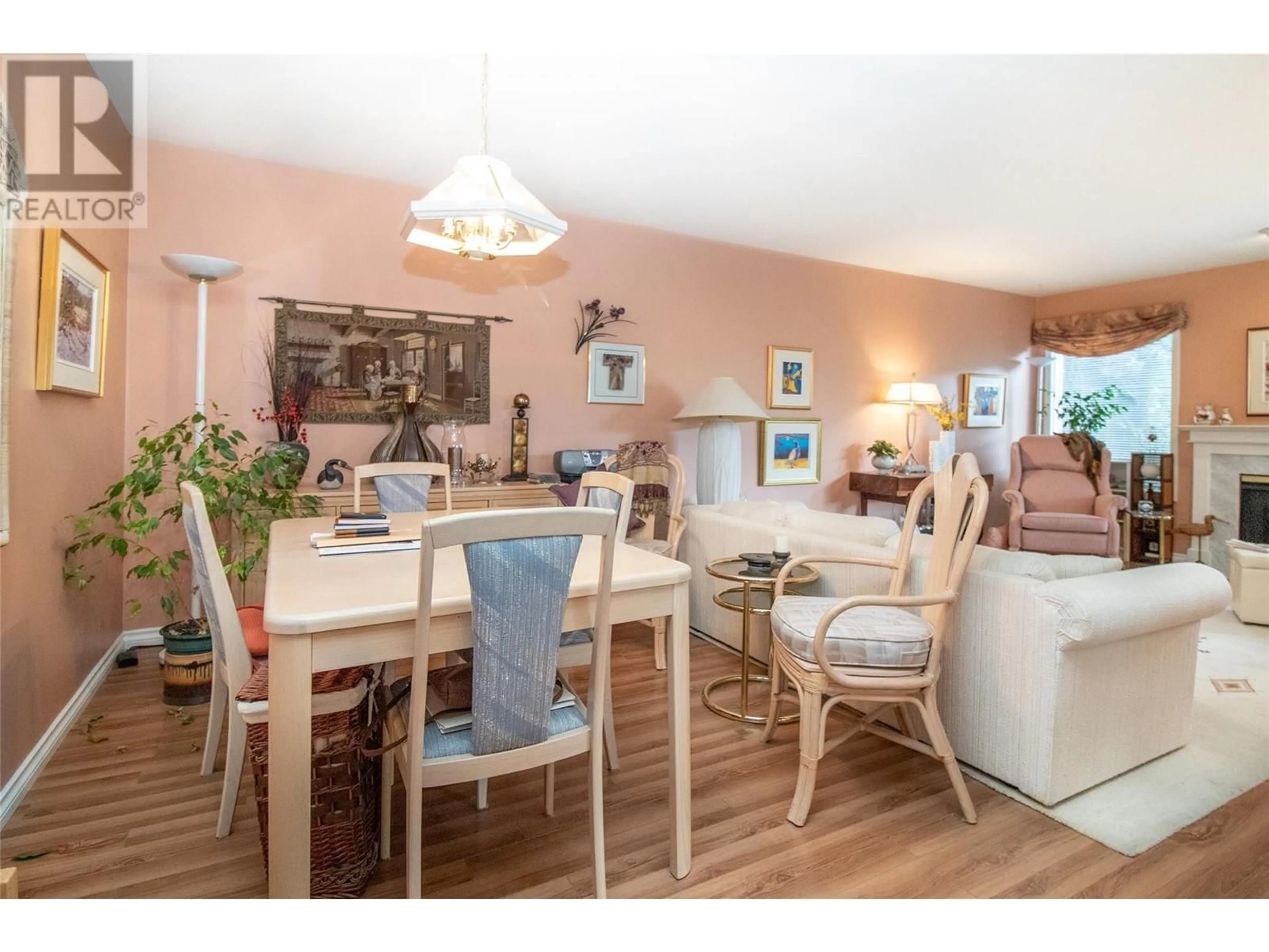 Dining room, wood/laminate floor for 73 - 1101 CAMERON AVENUE, Kelowna British Columbia V1Y8W2