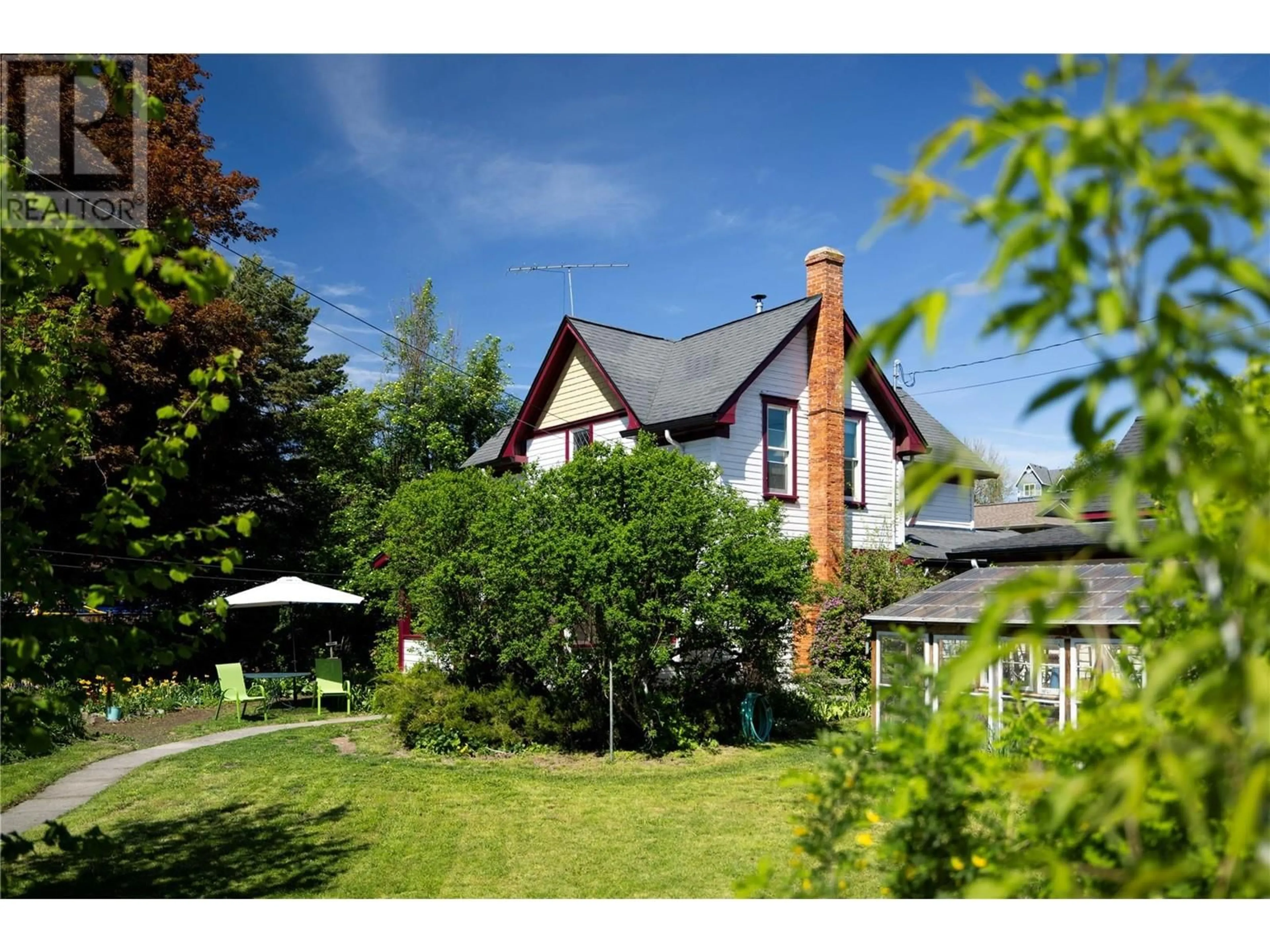 A pic from outside/outdoor area/front of a property/back of a property/a pic from drone, unknown for 3720 WOOD AVENUE, Armstrong British Columbia V0E1B4