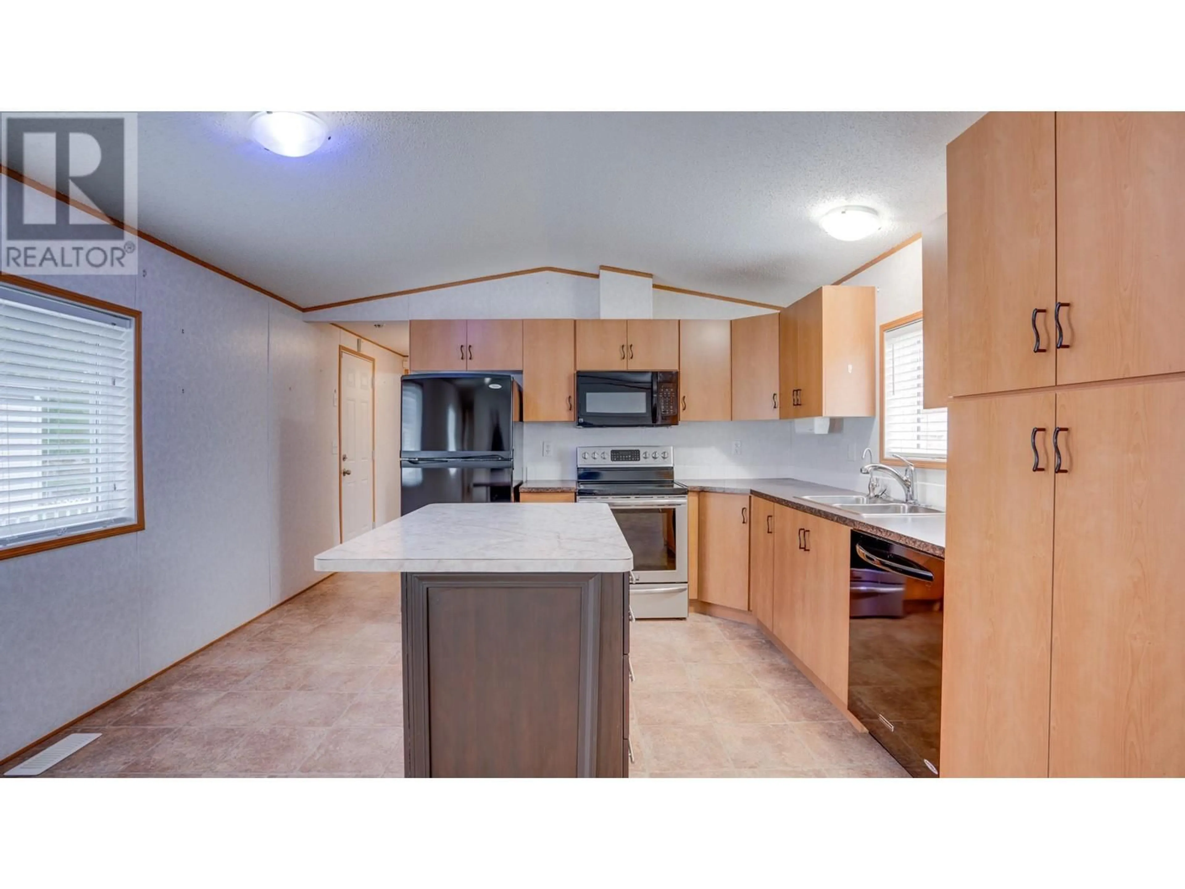 Standard kitchen, unknown for 34 - 6902 OKANAGAN LANDING ROAD, Vernon British Columbia V1H1X4