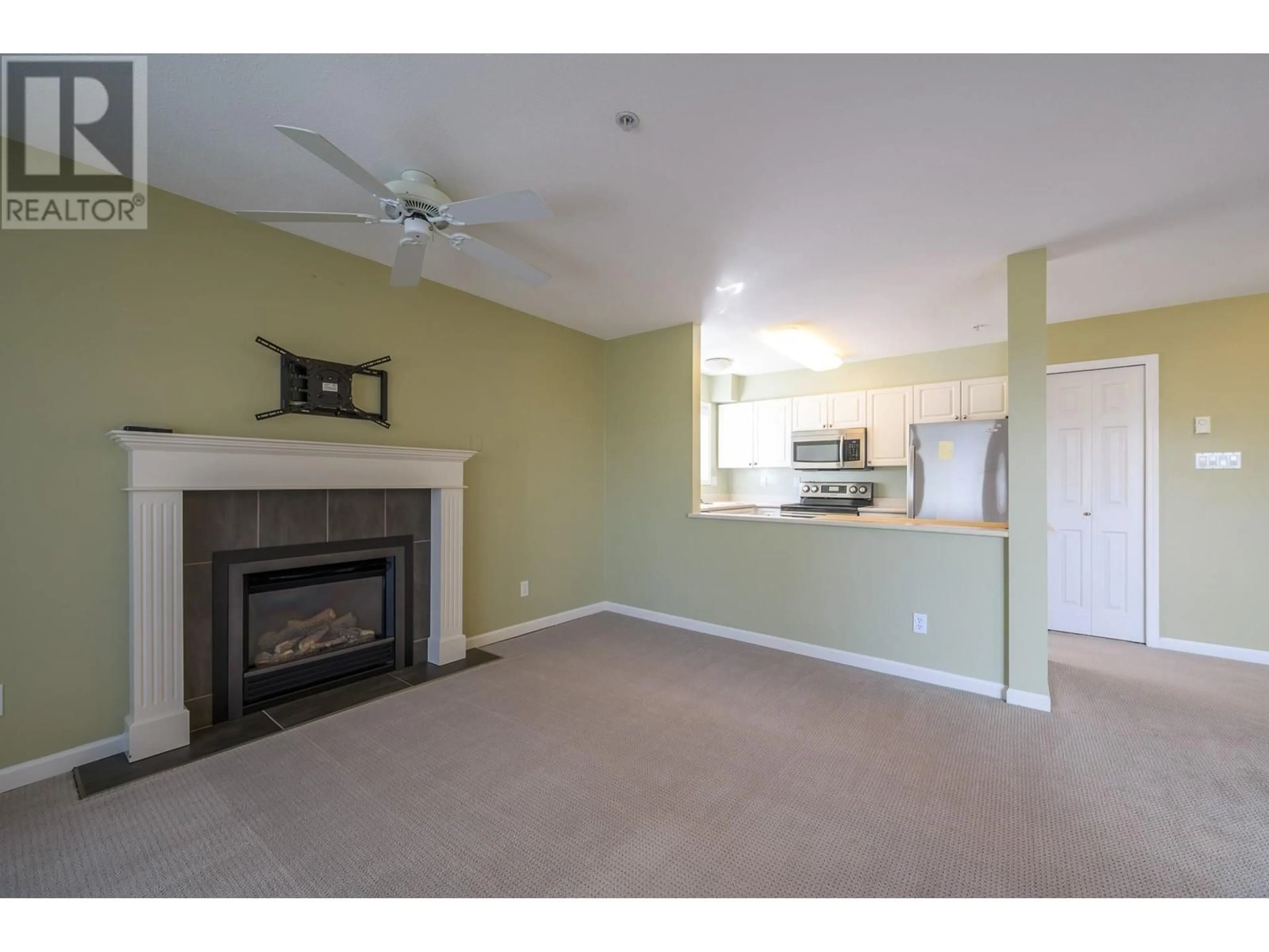 Living room with furniture, unknown for 201 - 1120 HUGH ALLAN DRIVE, Kamloops British Columbia V1S1T4