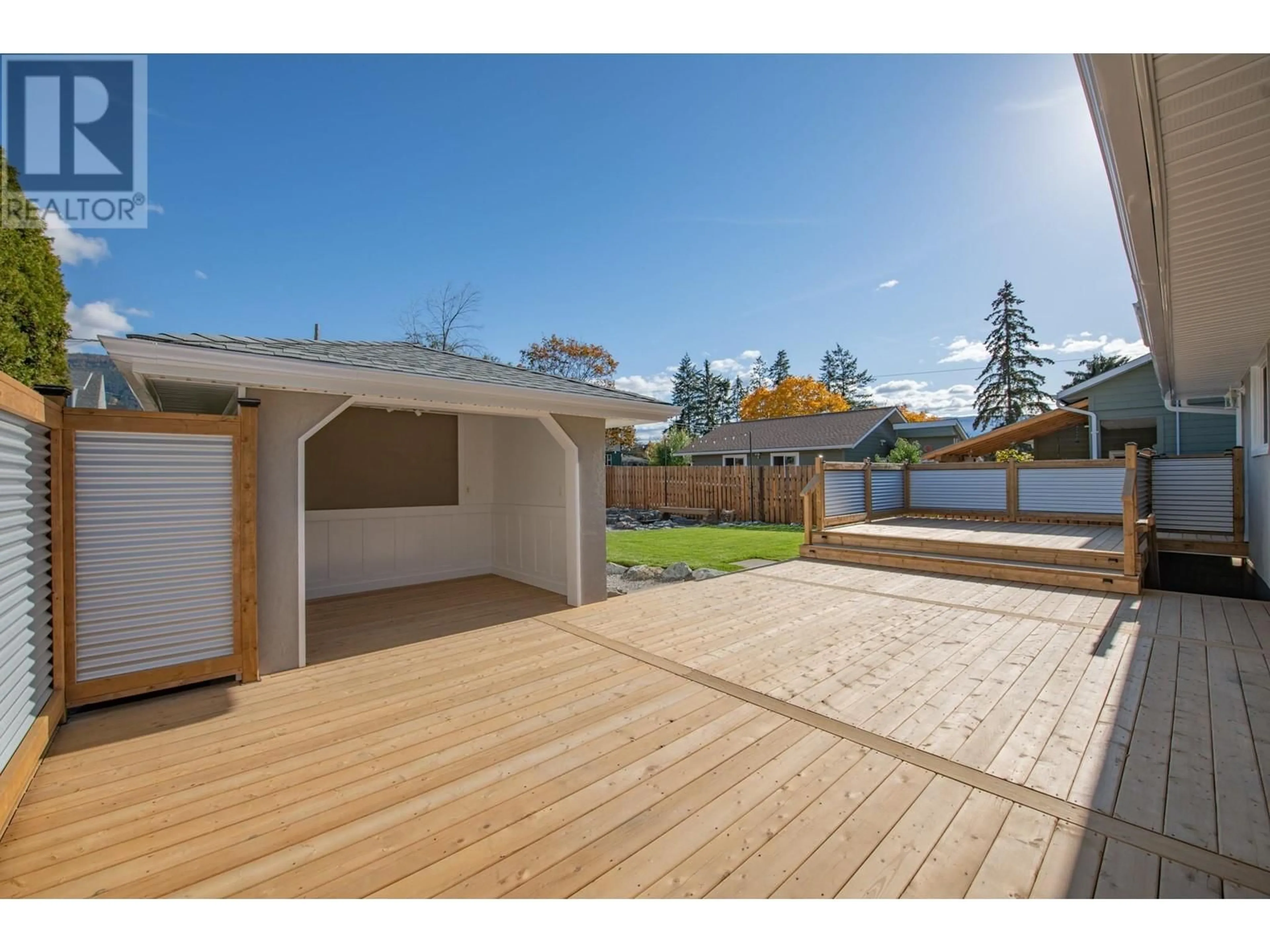 Patio, street for 3211 16TH STREET, Vernon British Columbia V1T3X5