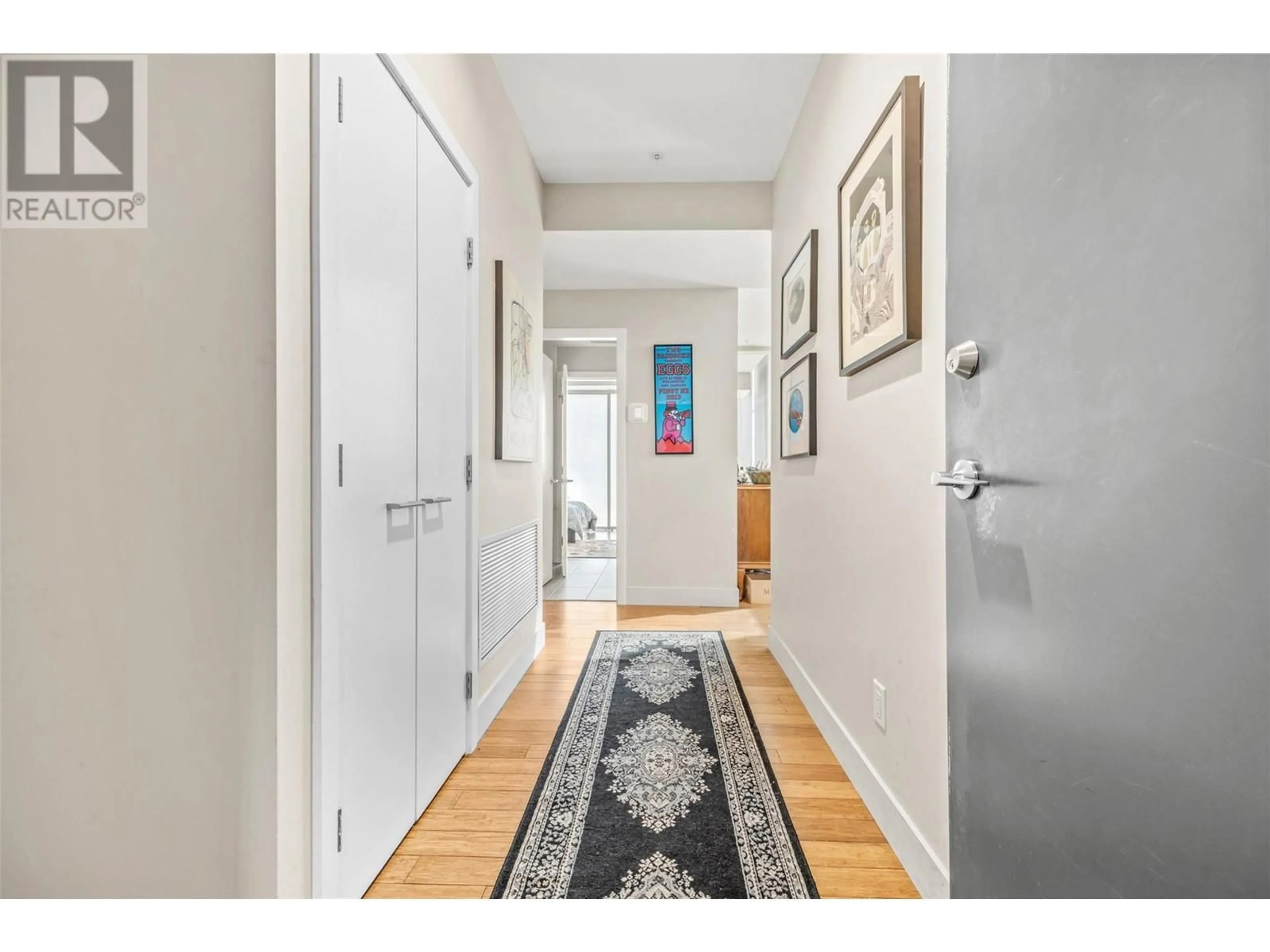 Indoor entryway for 401 - 1289 ELLIS STREET, Kelowna British Columbia V1Y1Z7