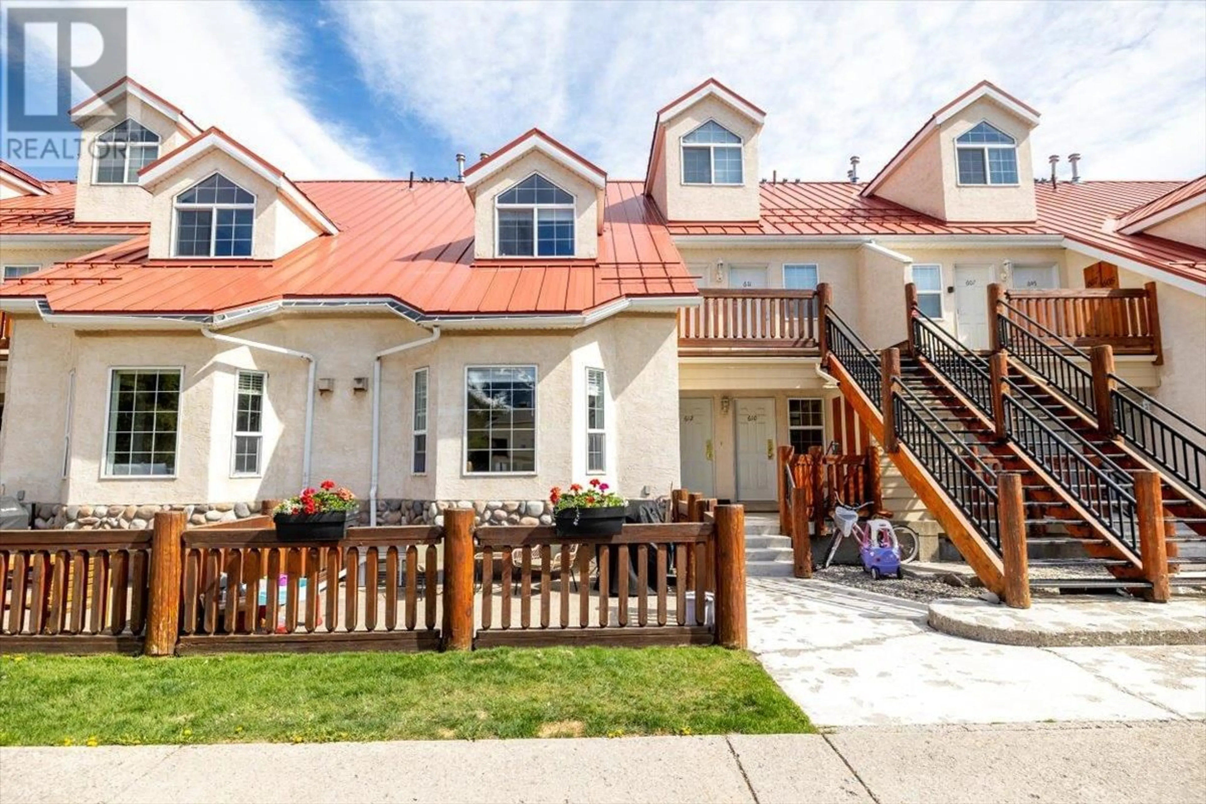 Patio, street for 614 - 600 RIVERSIDE WAY, Fernie British Columbia V0B1M7