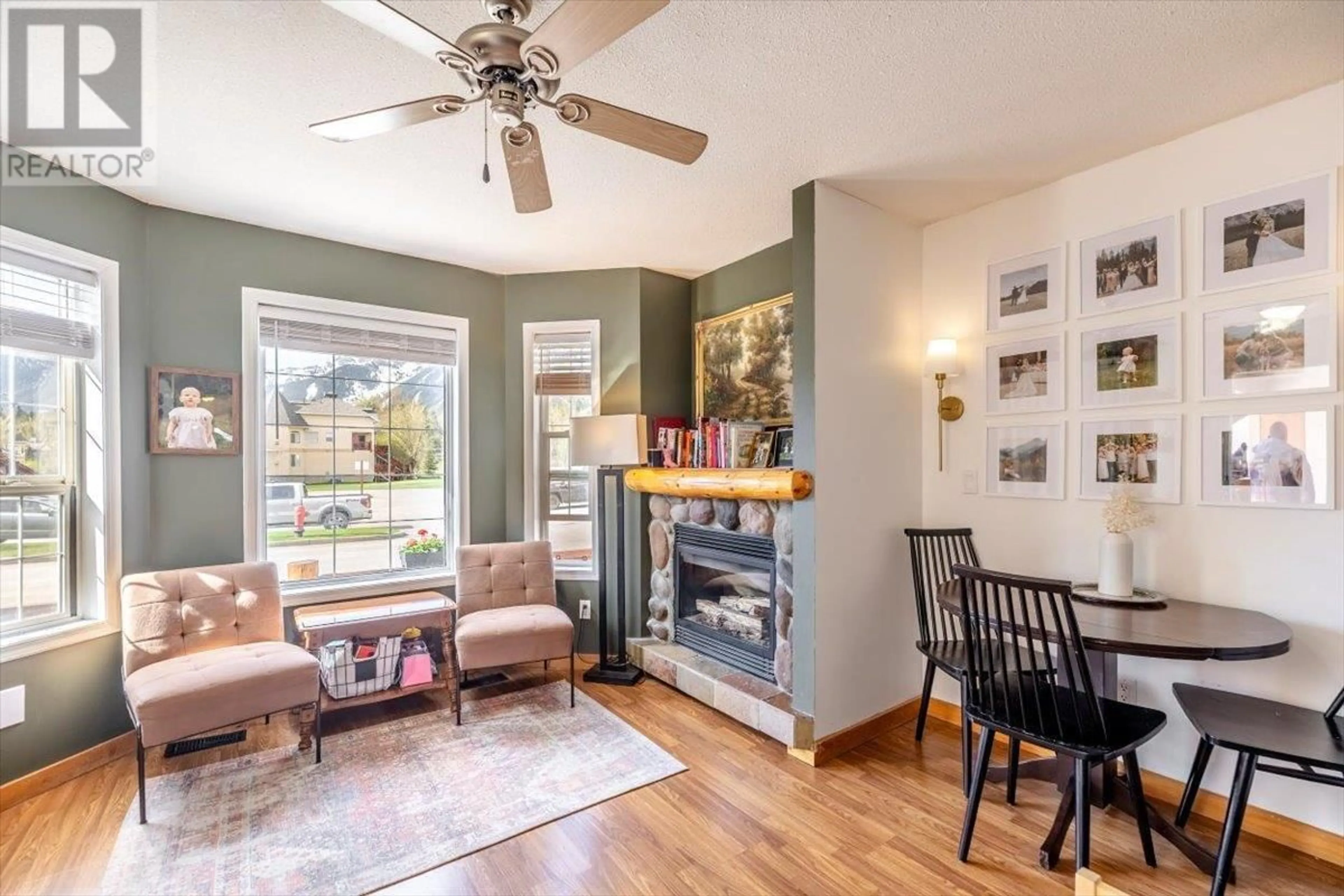 Living room with furniture, wood/laminate floor for 614 - 600 RIVERSIDE WAY, Fernie British Columbia V0B1M7
