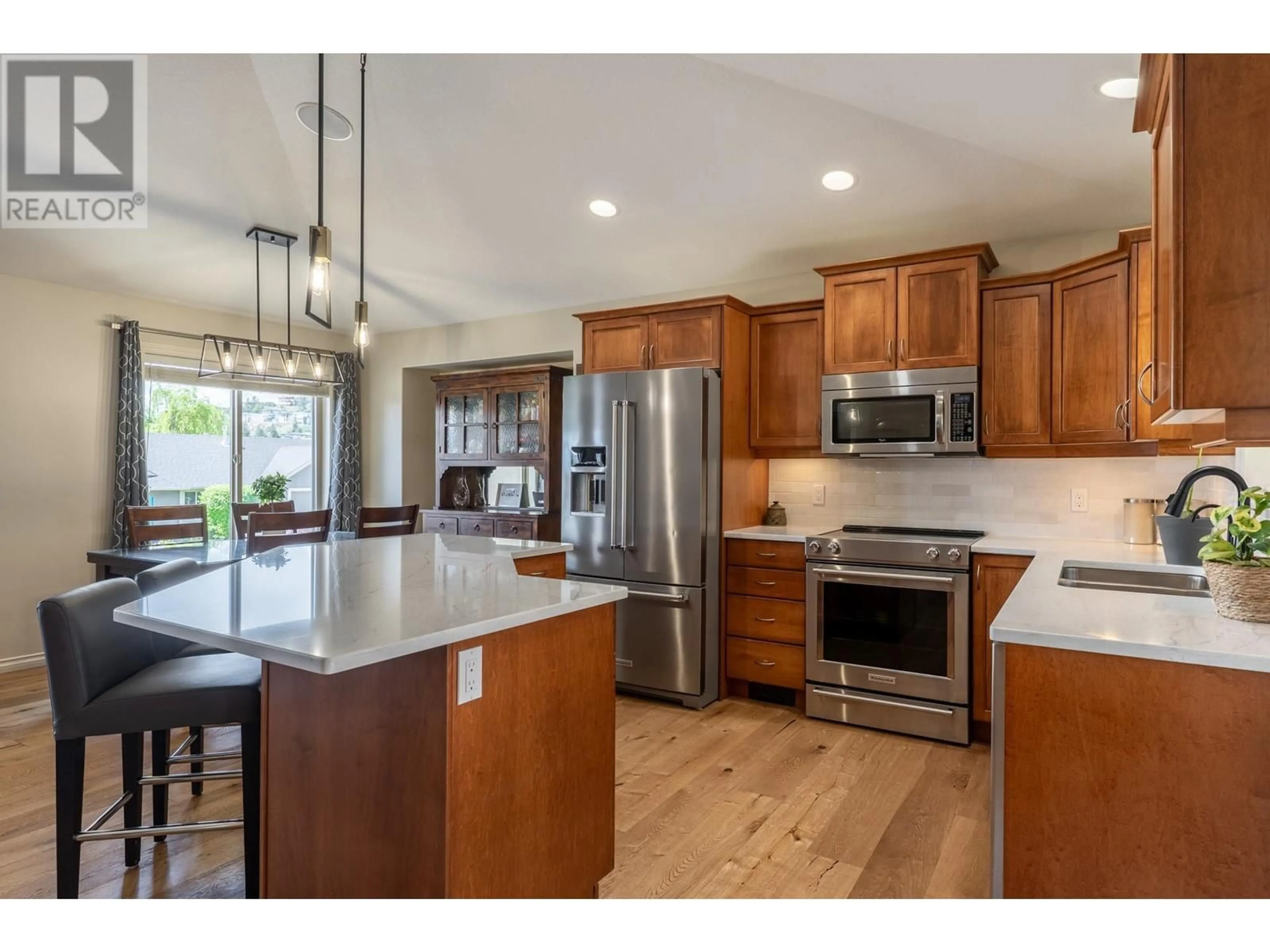 Open concept kitchen, unknown for 1734 MARKHAM COURT, Kelowna British Columbia V1V2W1