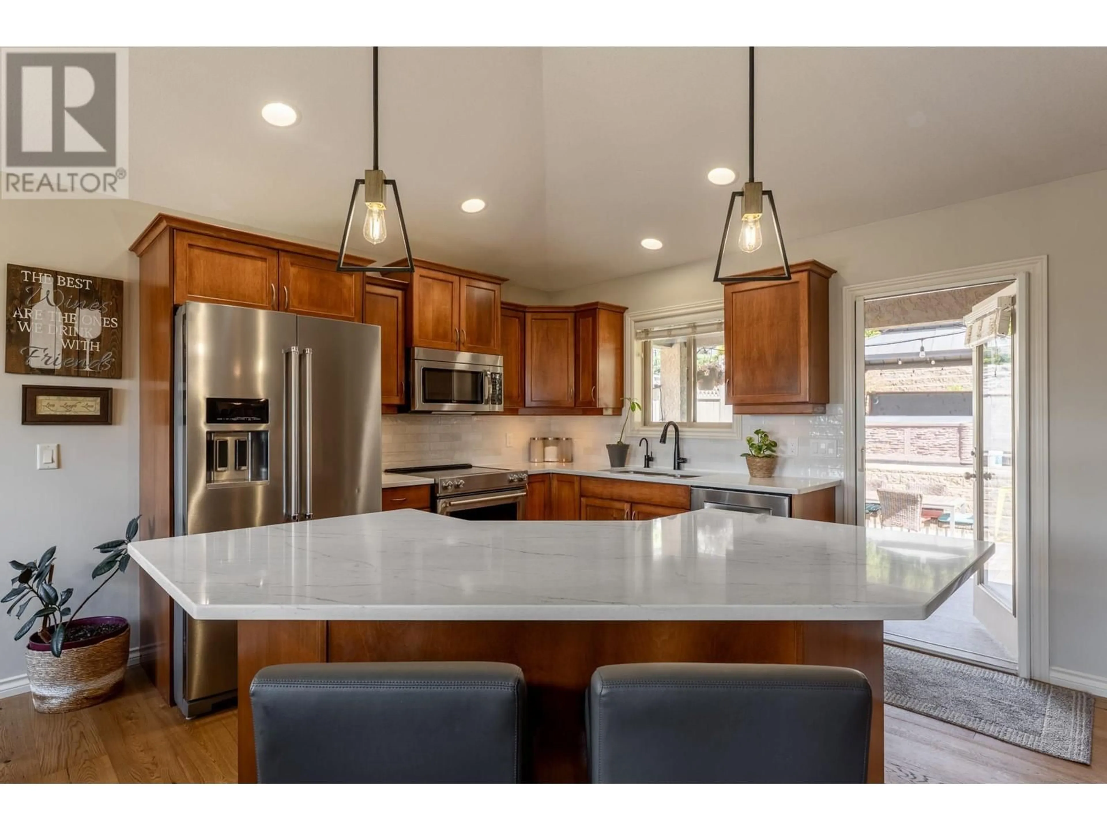 Open concept kitchen, unknown for 1734 MARKHAM COURT, Kelowna British Columbia V1V2W1