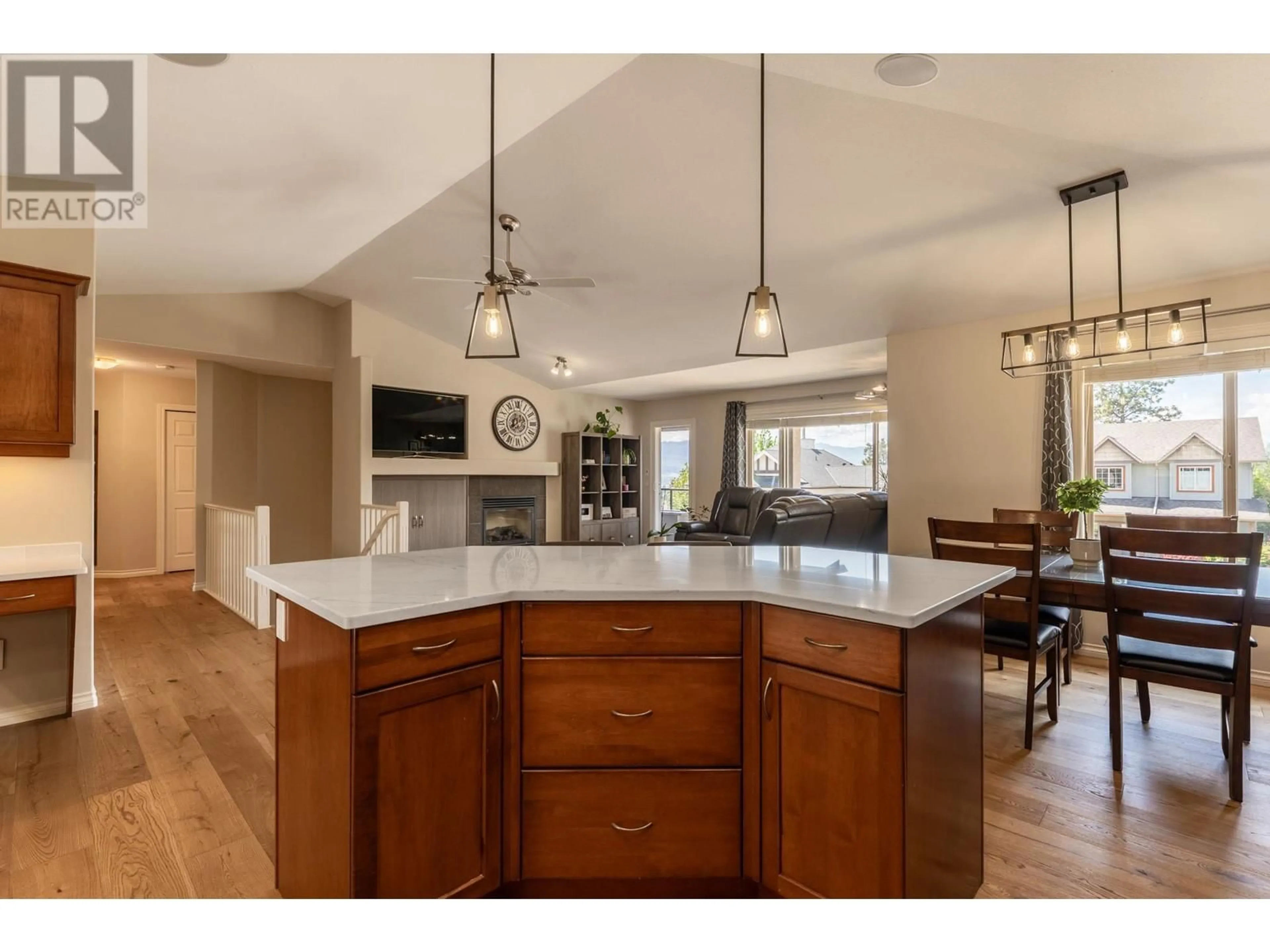 Open concept kitchen, unknown for 1734 MARKHAM COURT, Kelowna British Columbia V1V2W1