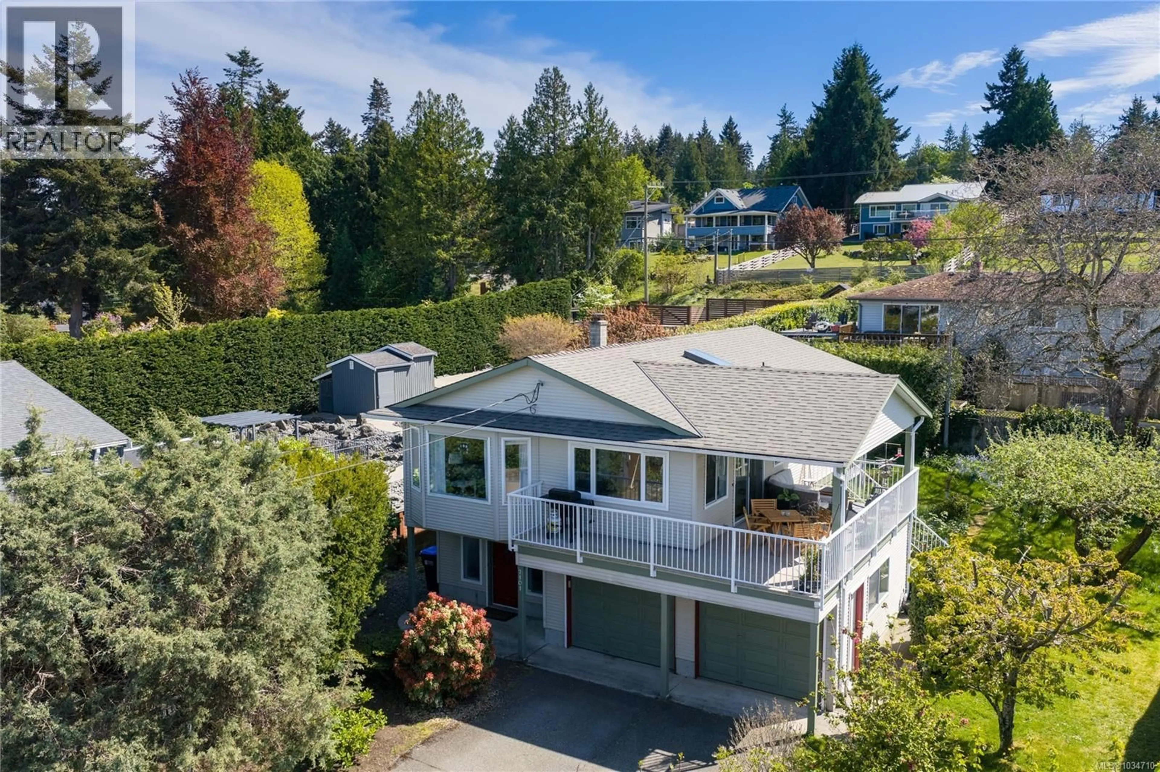 A pic from outside/outdoor area/front of a property/back of a property/a pic from drone, water/lake/river/ocean view for 7101 MCGILL ROAD, Lantzville British Columbia V0R2H0
