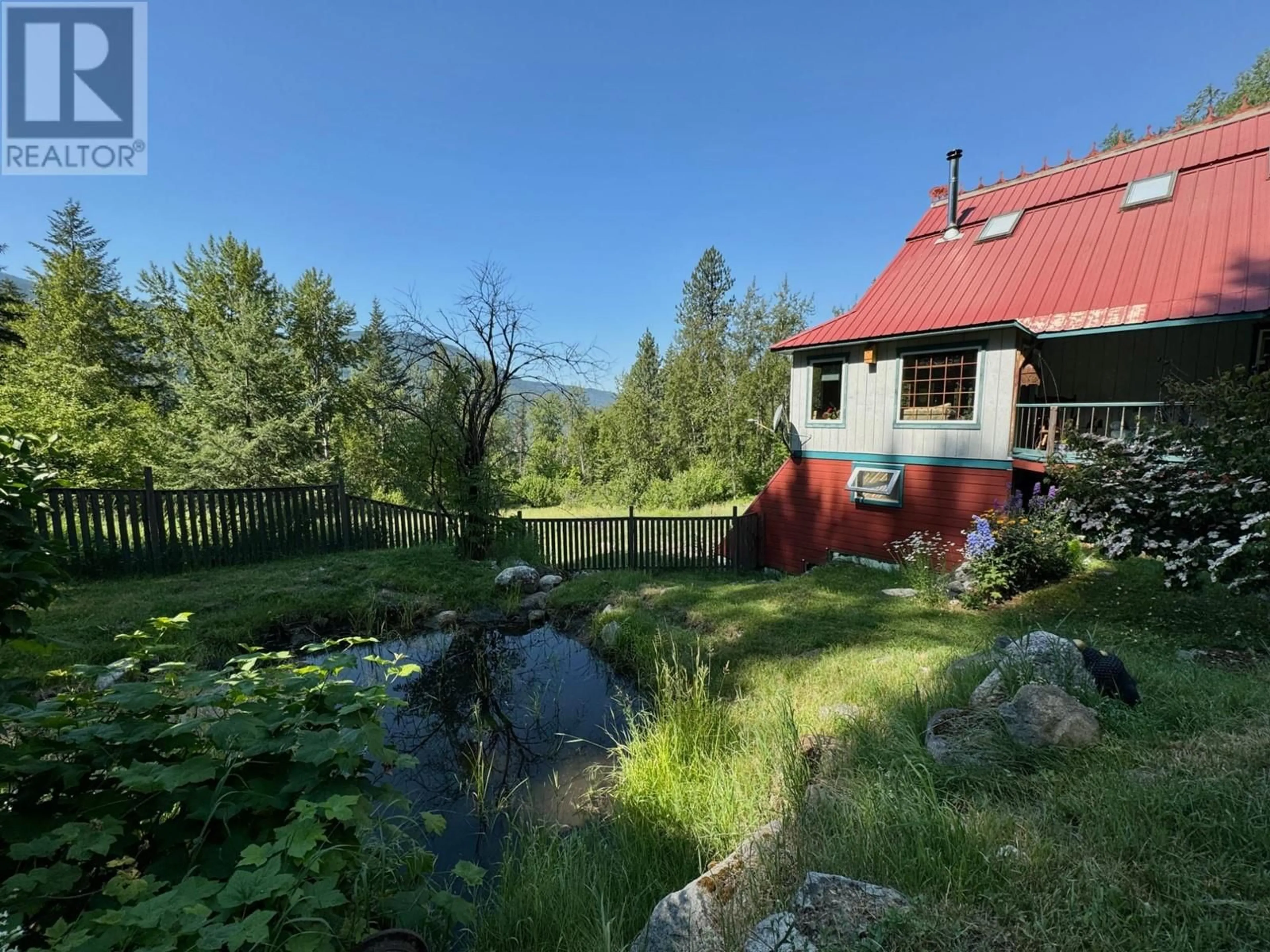 A pic from outside/outdoor area/front of a property/back of a property/a pic from drone, water/lake/river/ocean view for 395 BOVEN ROAD, Nelson British Columbia V1L6J1